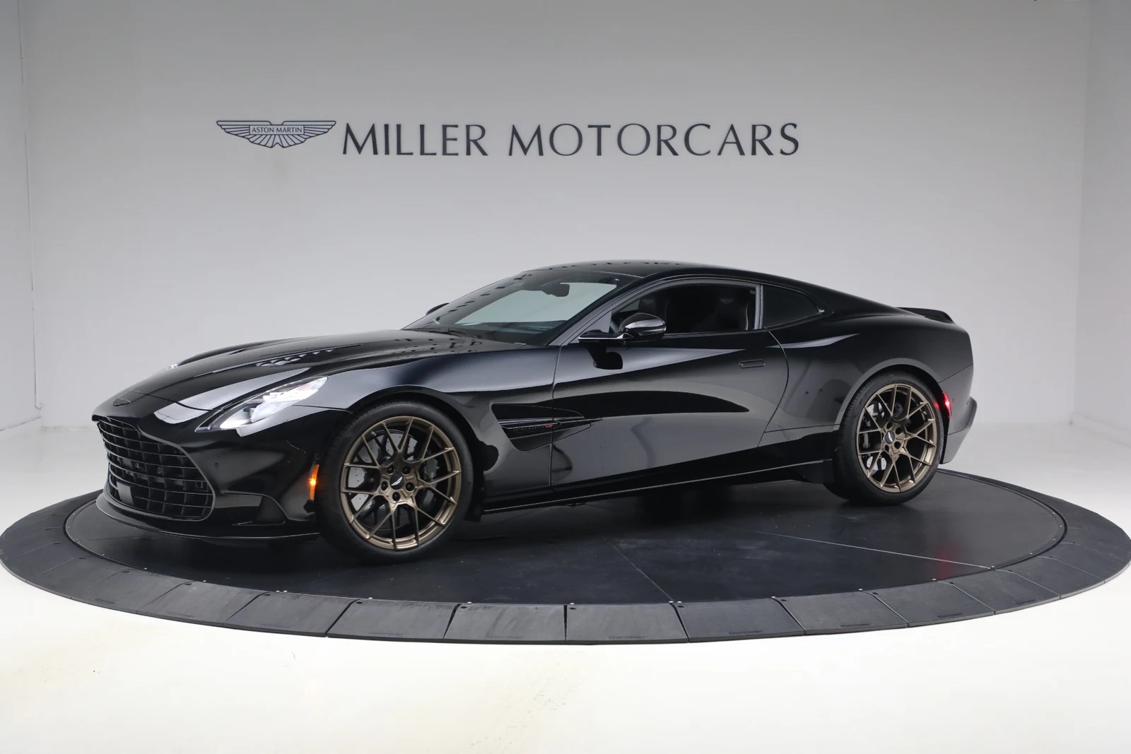 2025 Aston Martin Vanquish V12 (3rd Generation), 2/20
