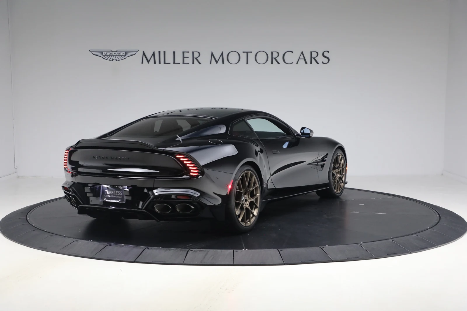 2025 Aston Martin Vanquish V12 (3rd Generation), 7/20