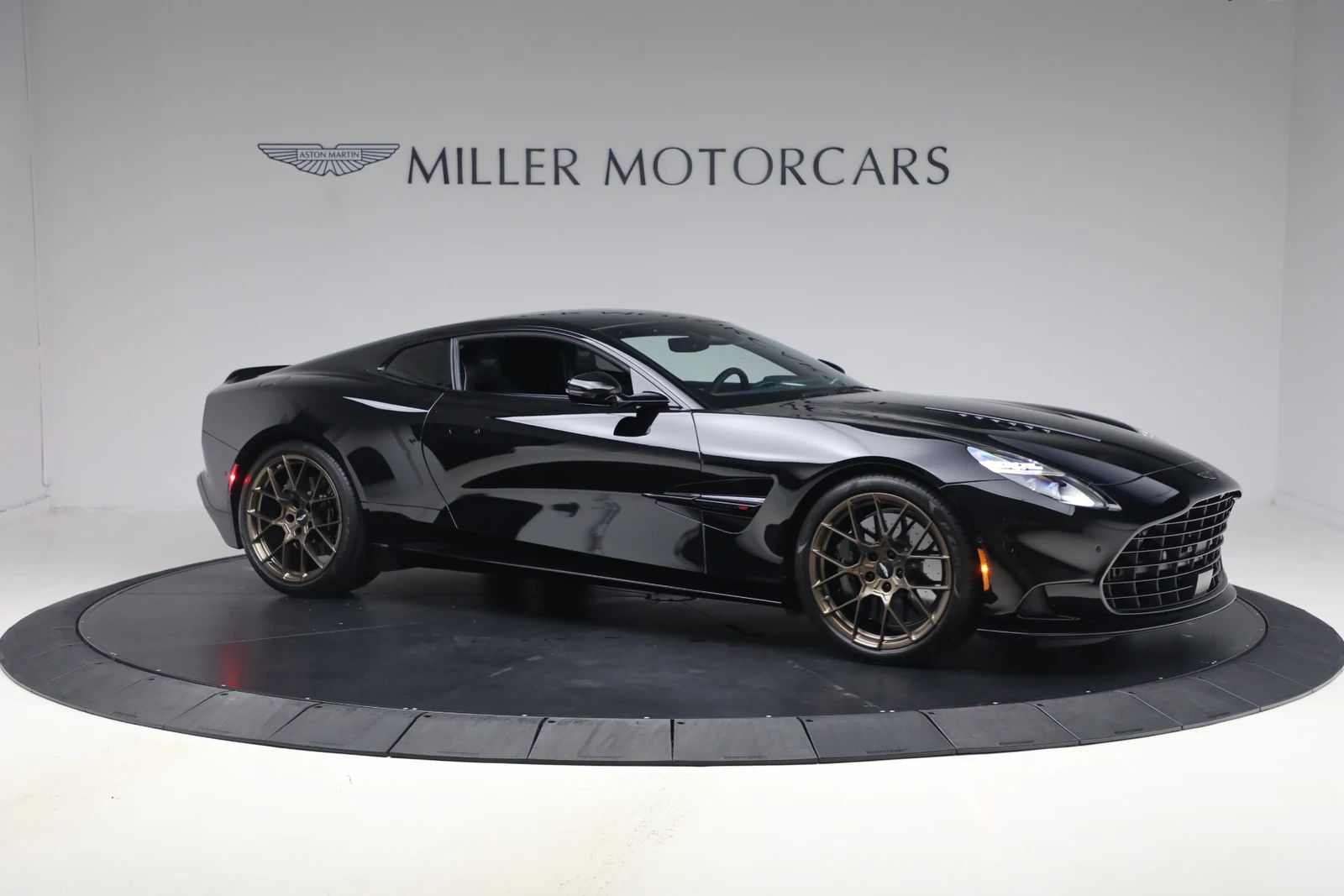 2025 Aston Martin Vanquish V12 (3rd Generation), 10/20