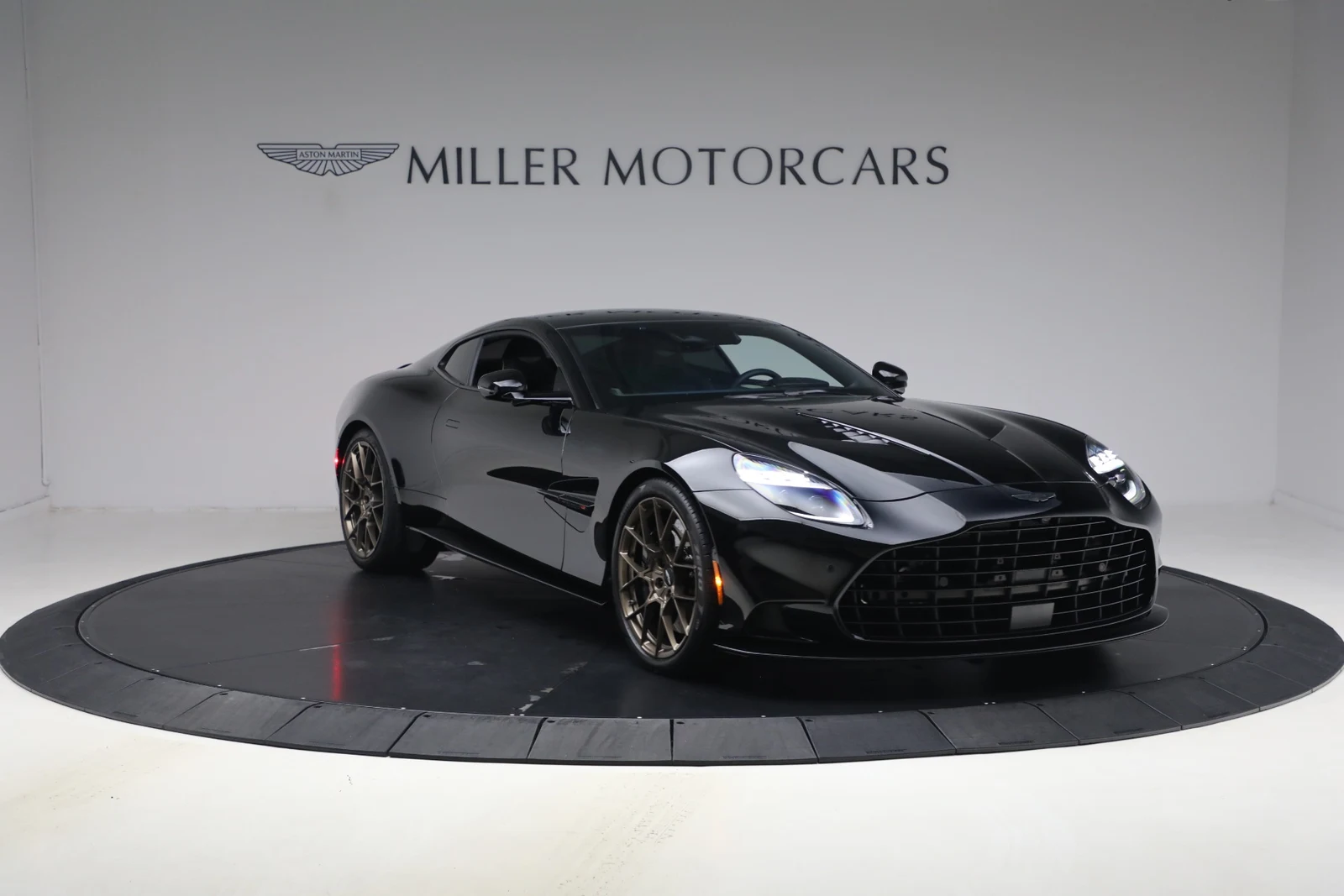 2025 Aston Martin Vanquish V12 (3rd Generation), 11/20