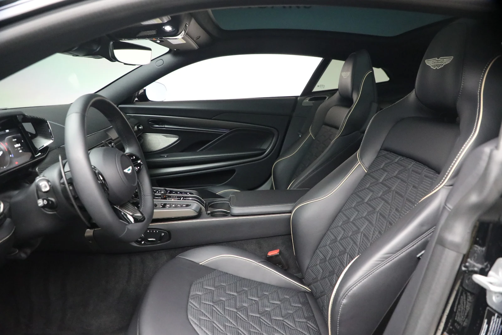 2025 Aston Martin Vanquish V12 (3rd Generation), 14/20
