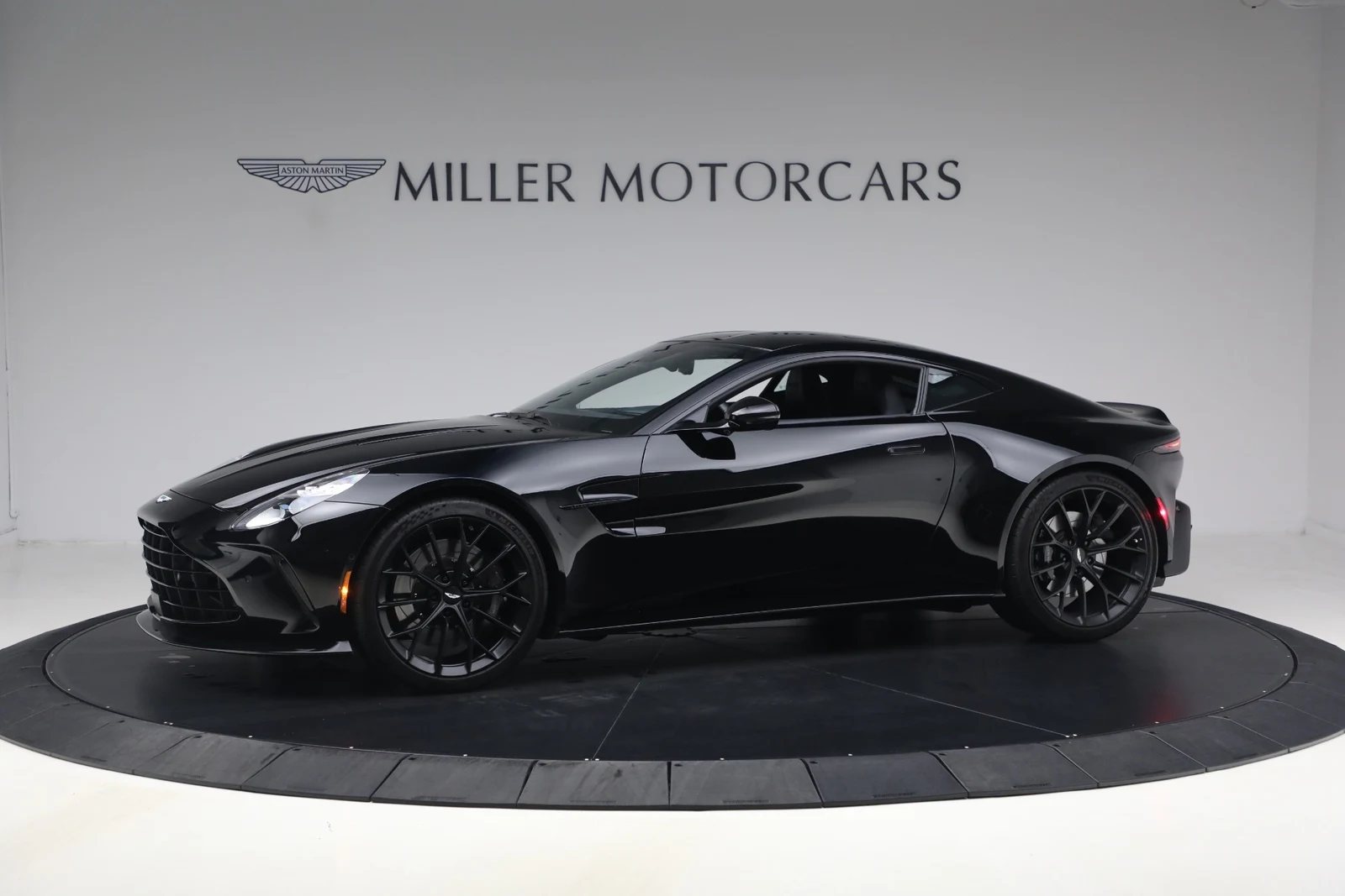 2025 Aston Martin Vantage (2024 Update), 2/20