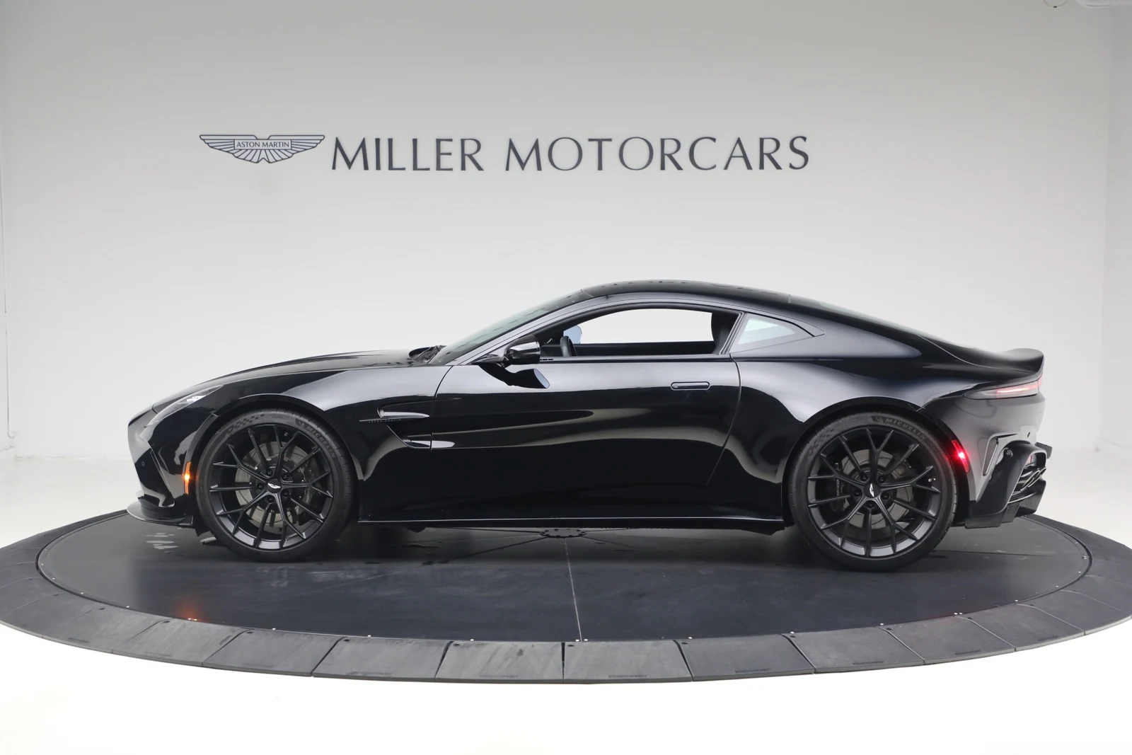 2025 Aston Martin Vantage (2024 Update), 3/20