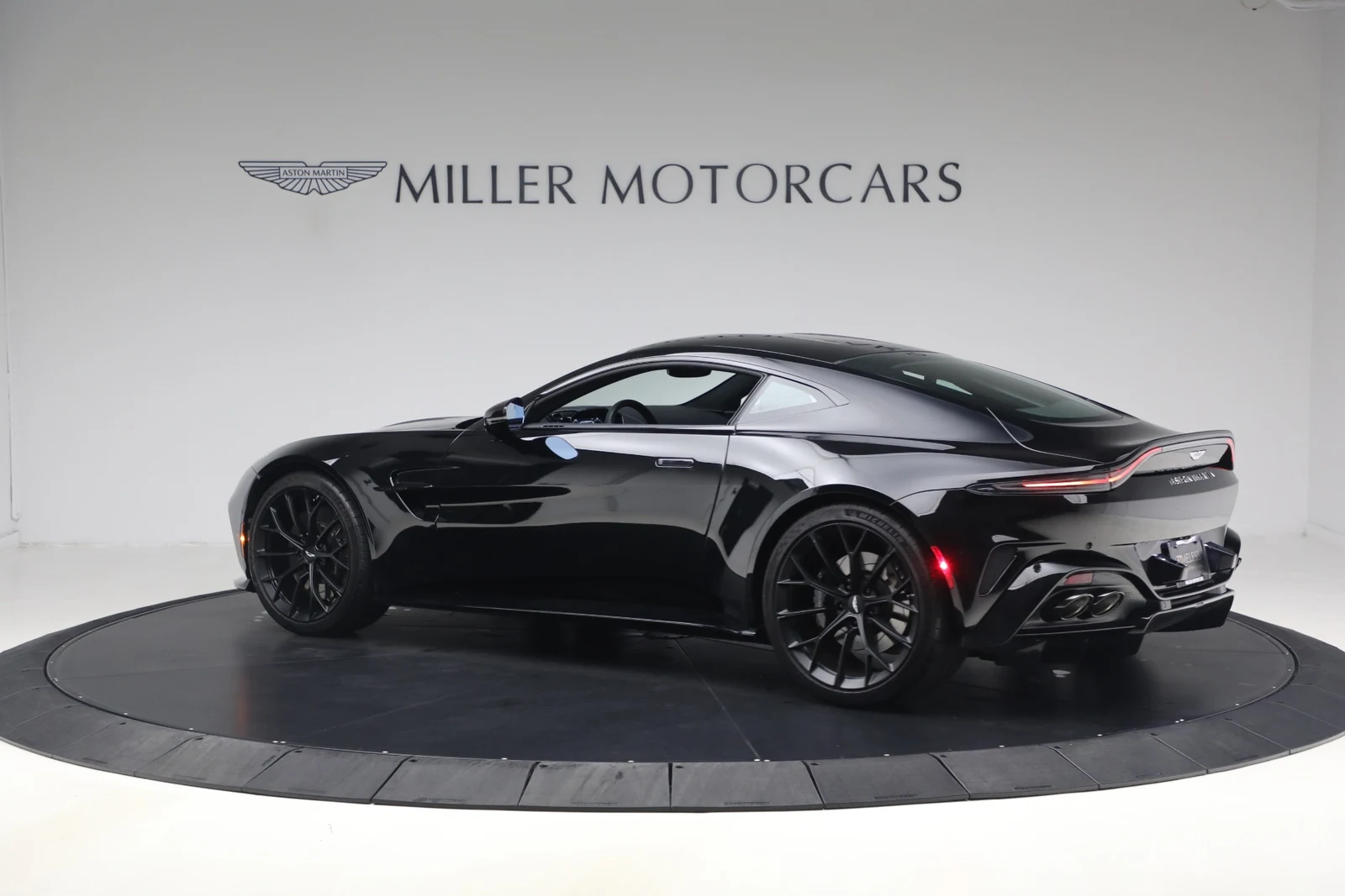 2025 Aston Martin Vantage (2024 Update), 4/20
