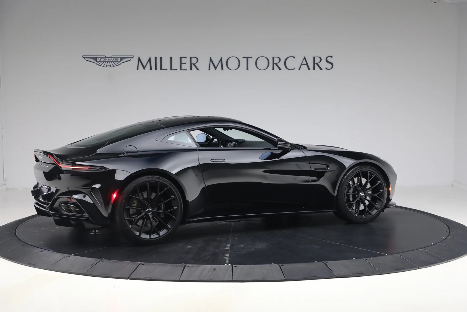 2025 Aston Martin Vantage (2024 Update), 8/20