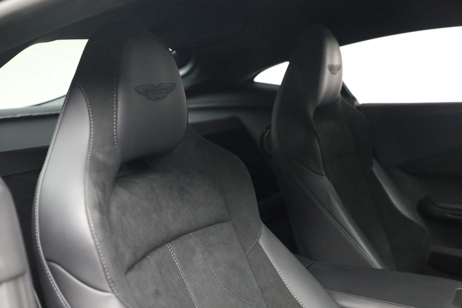 2025 Aston Martin Vantage (2024 Update), 20/20