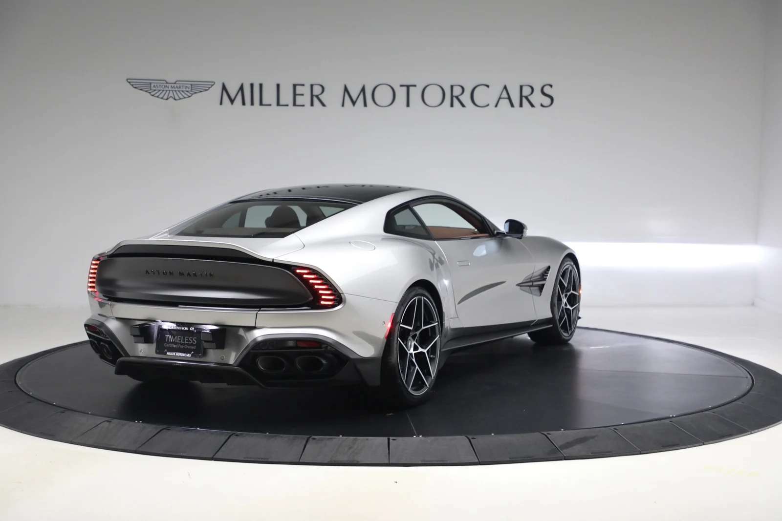2025 Aston Martin Vanquish V12 (3rd Generation), 7/20