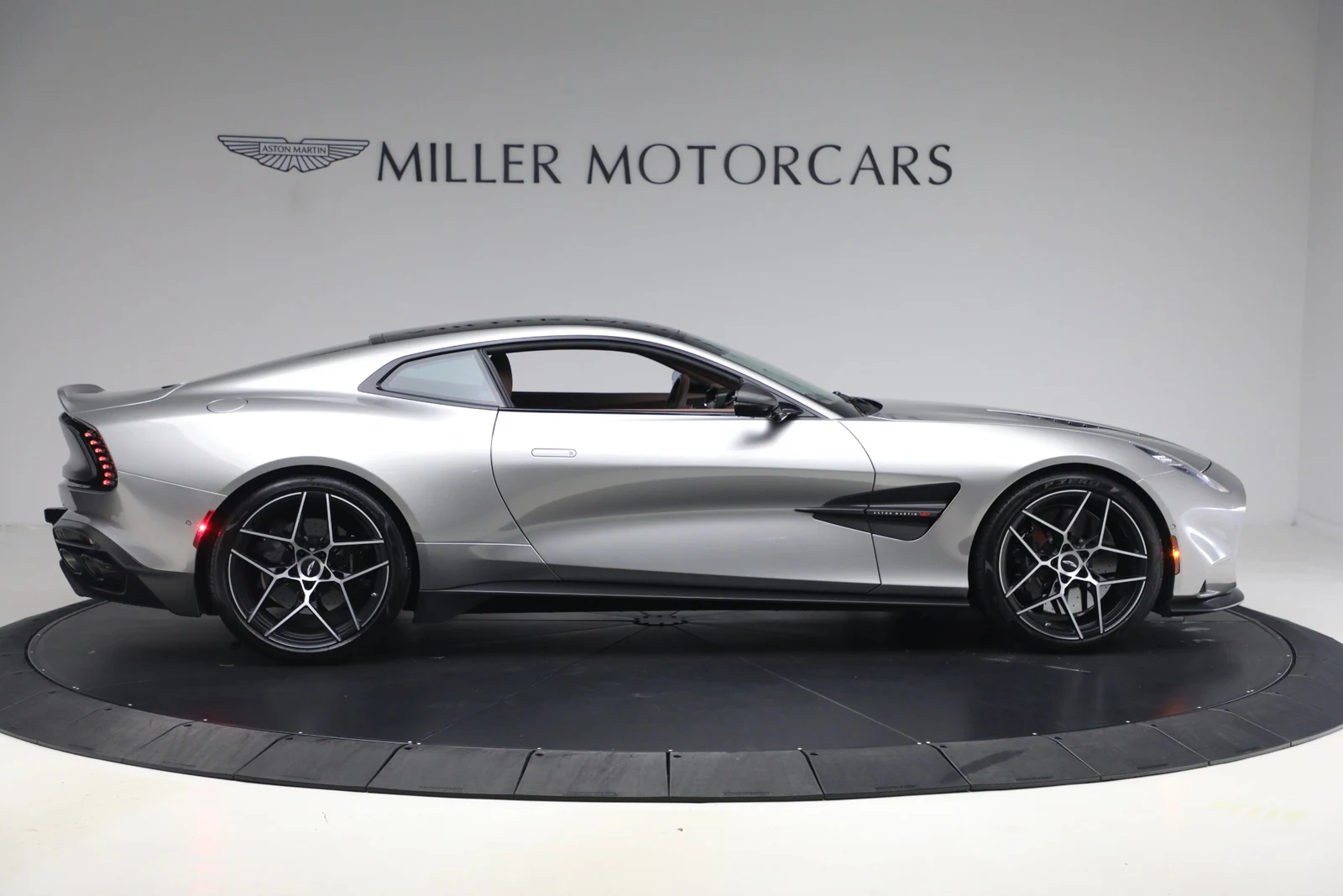2025 Aston Martin Vanquish V12 (3rd Generation), 9/20