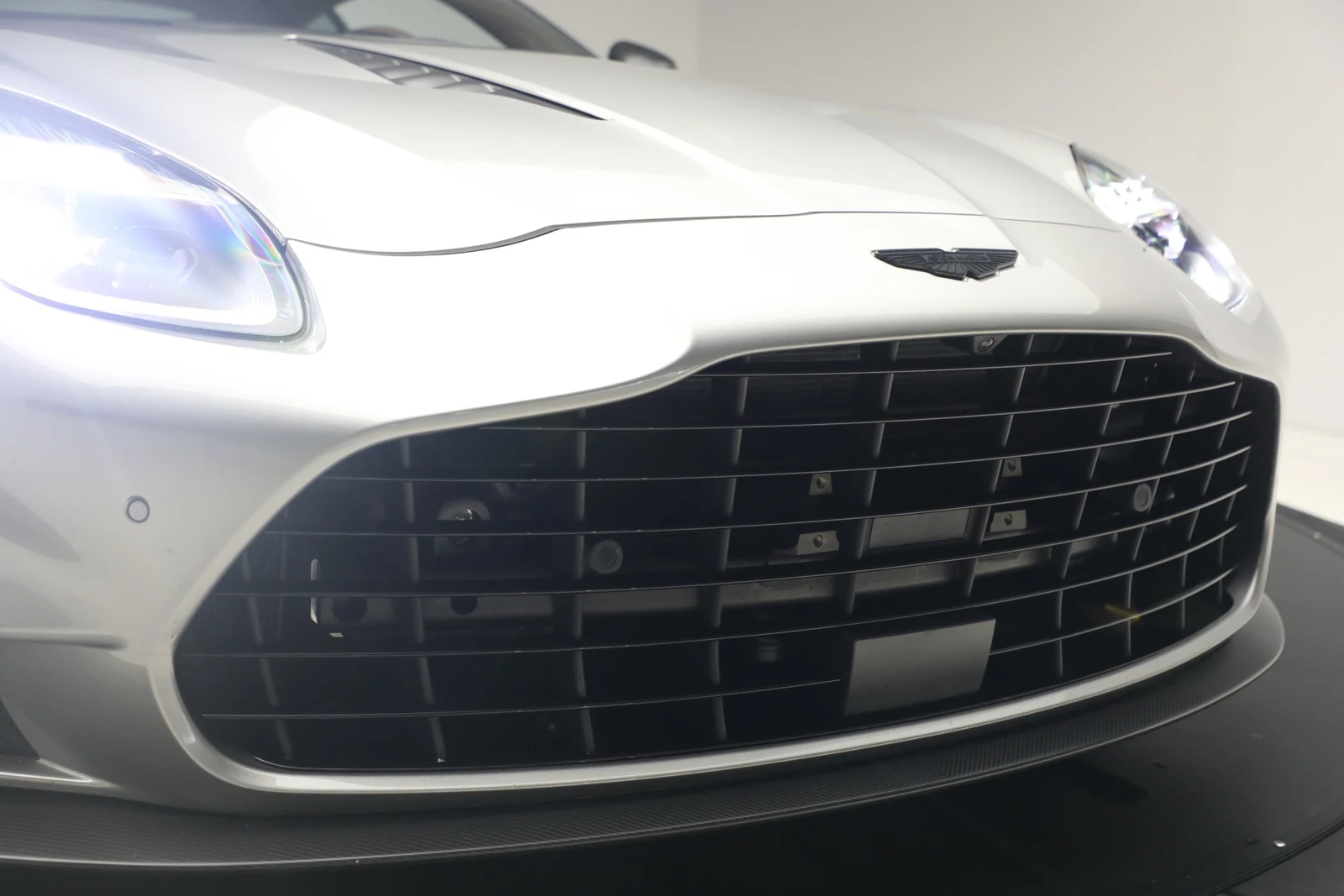 2025 Aston Martin Vanquish V12 (3rd Generation), 14/20