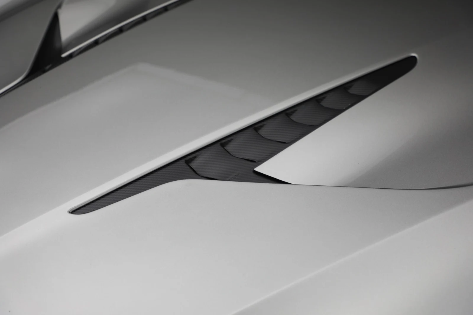 2025 Aston Martin Vanquish V12 (3rd Generation), 15/20