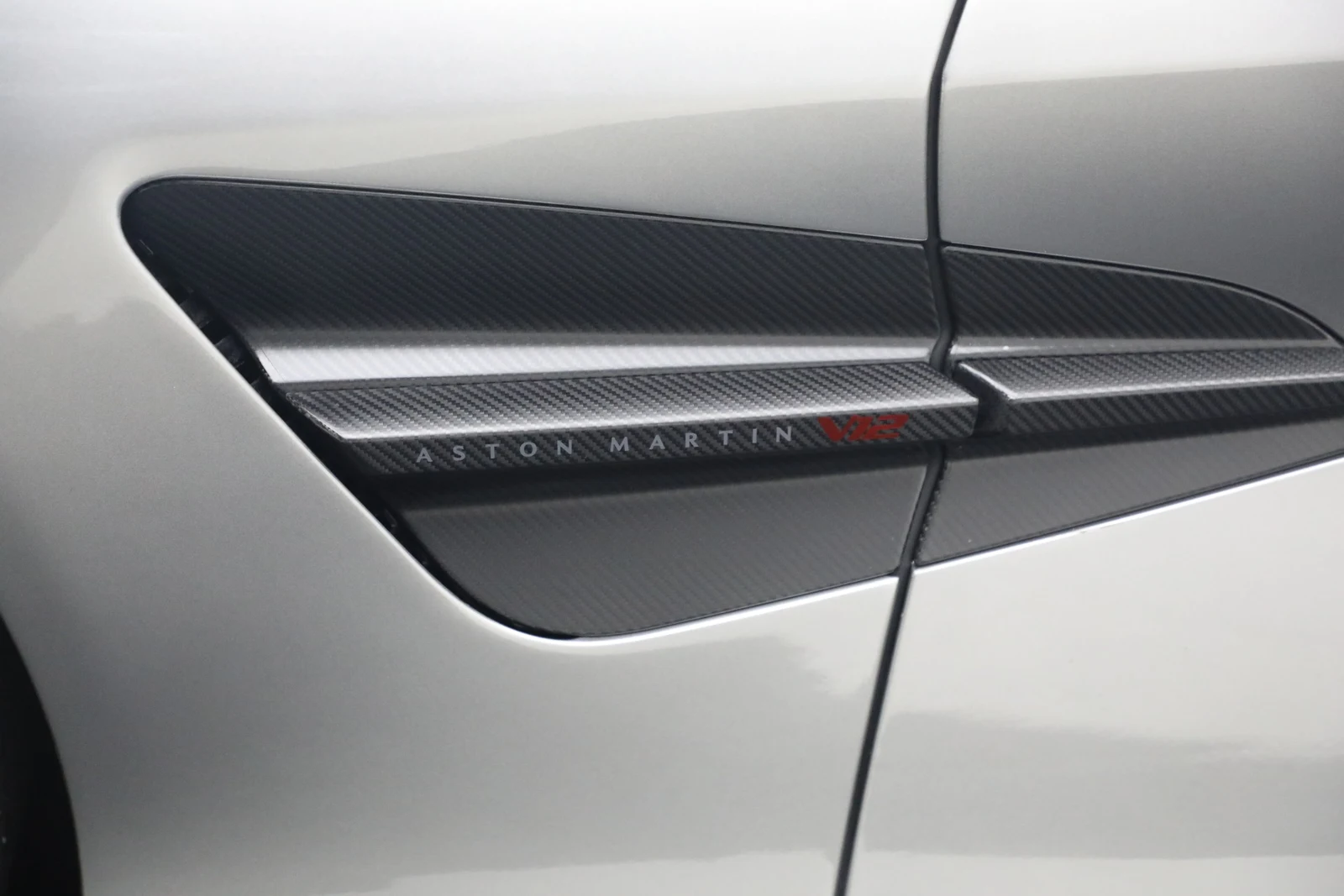 2025 Aston Martin Vanquish V12 (3rd Generation), 16/20