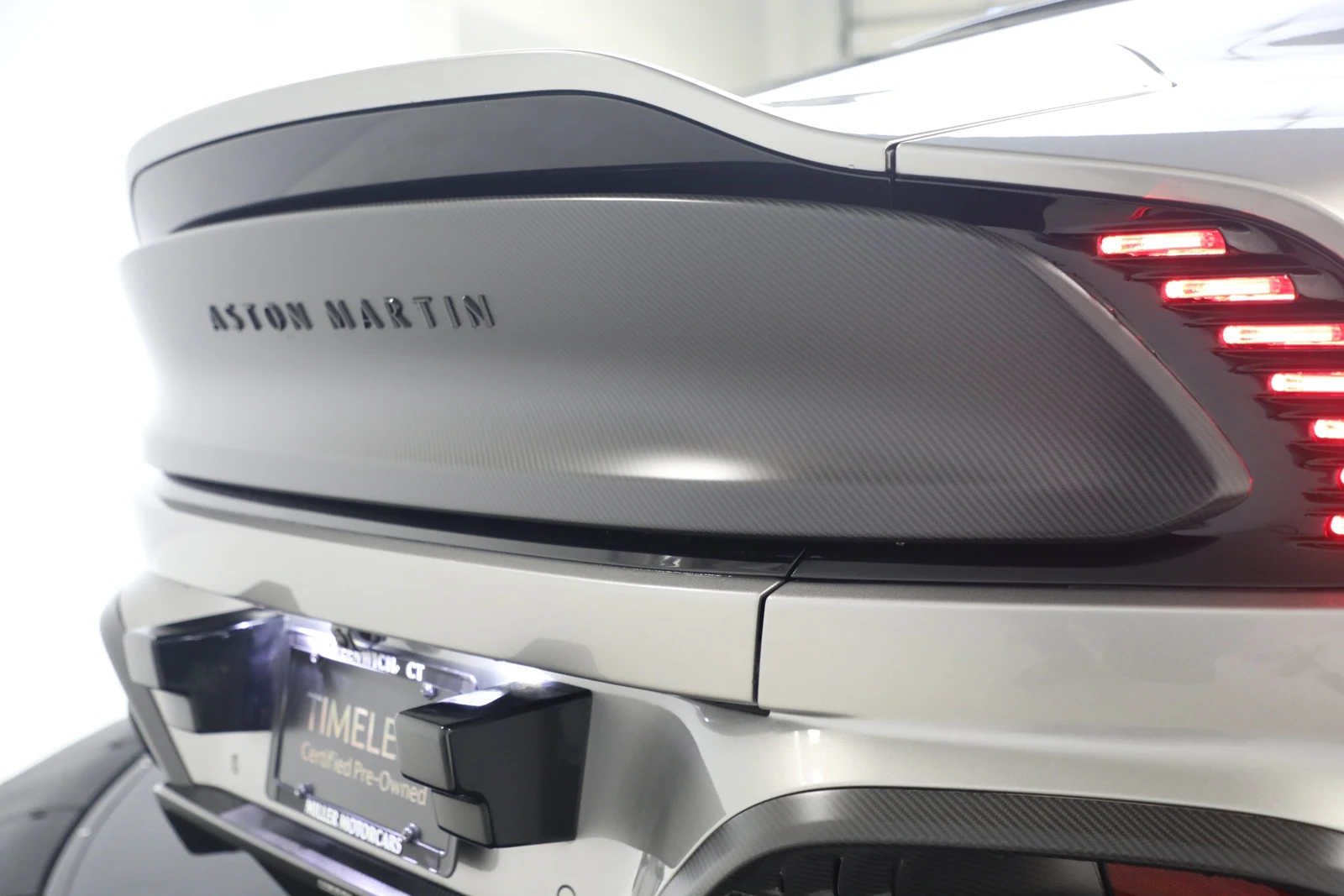 2025 Aston Martin Vanquish V12 (3rd Generation), 19/20
