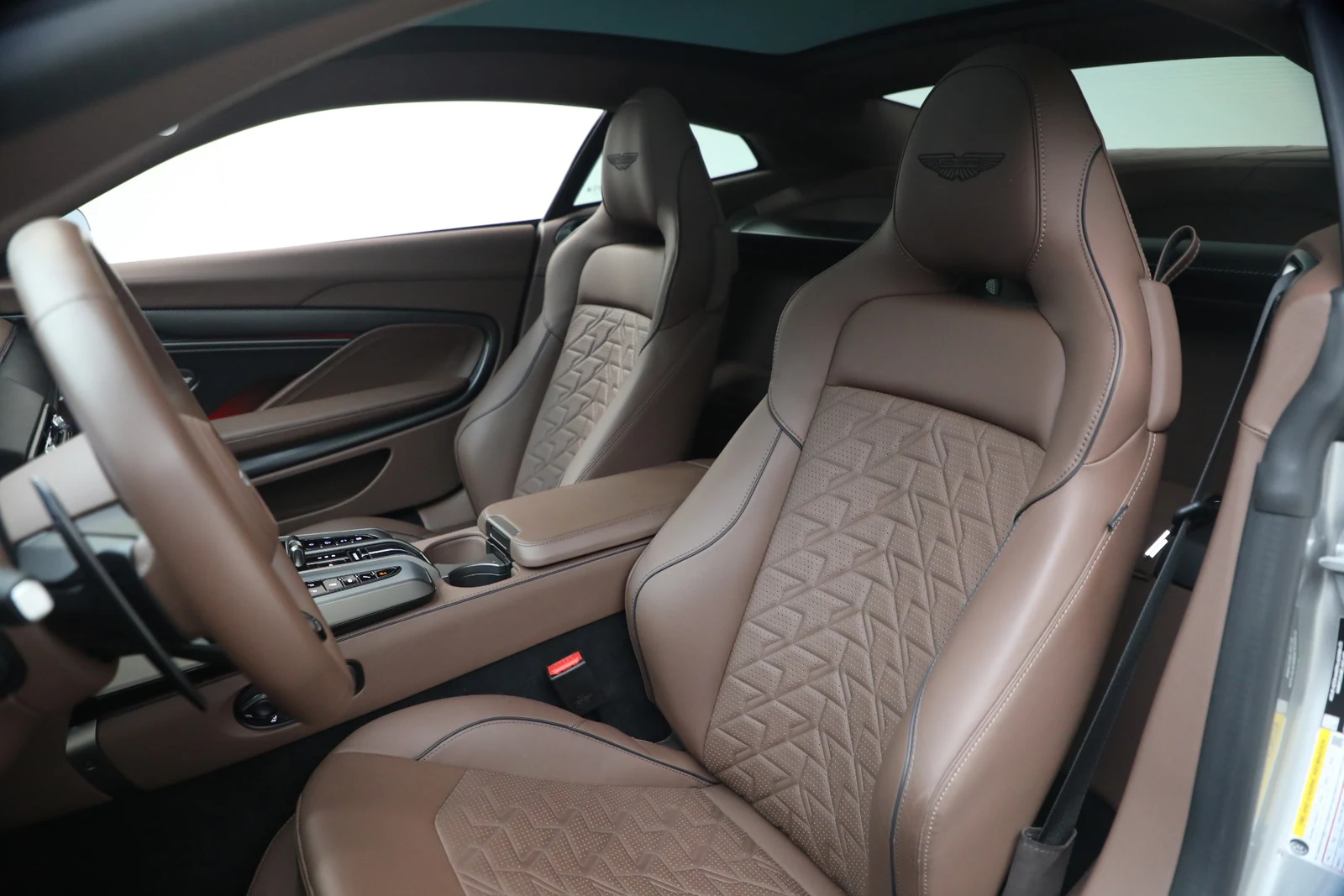 2025 Aston Martin Vanquish V12 (3rd Generation), 20/20