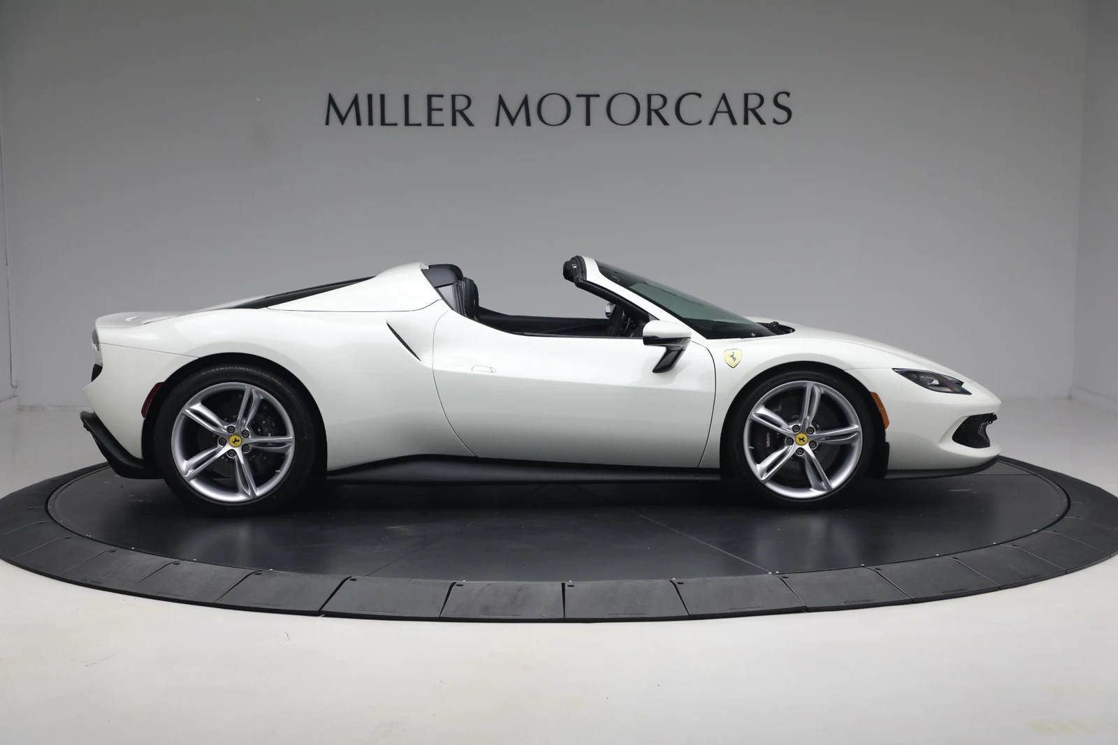 2025 Ferrari 296 GTS, 9/20