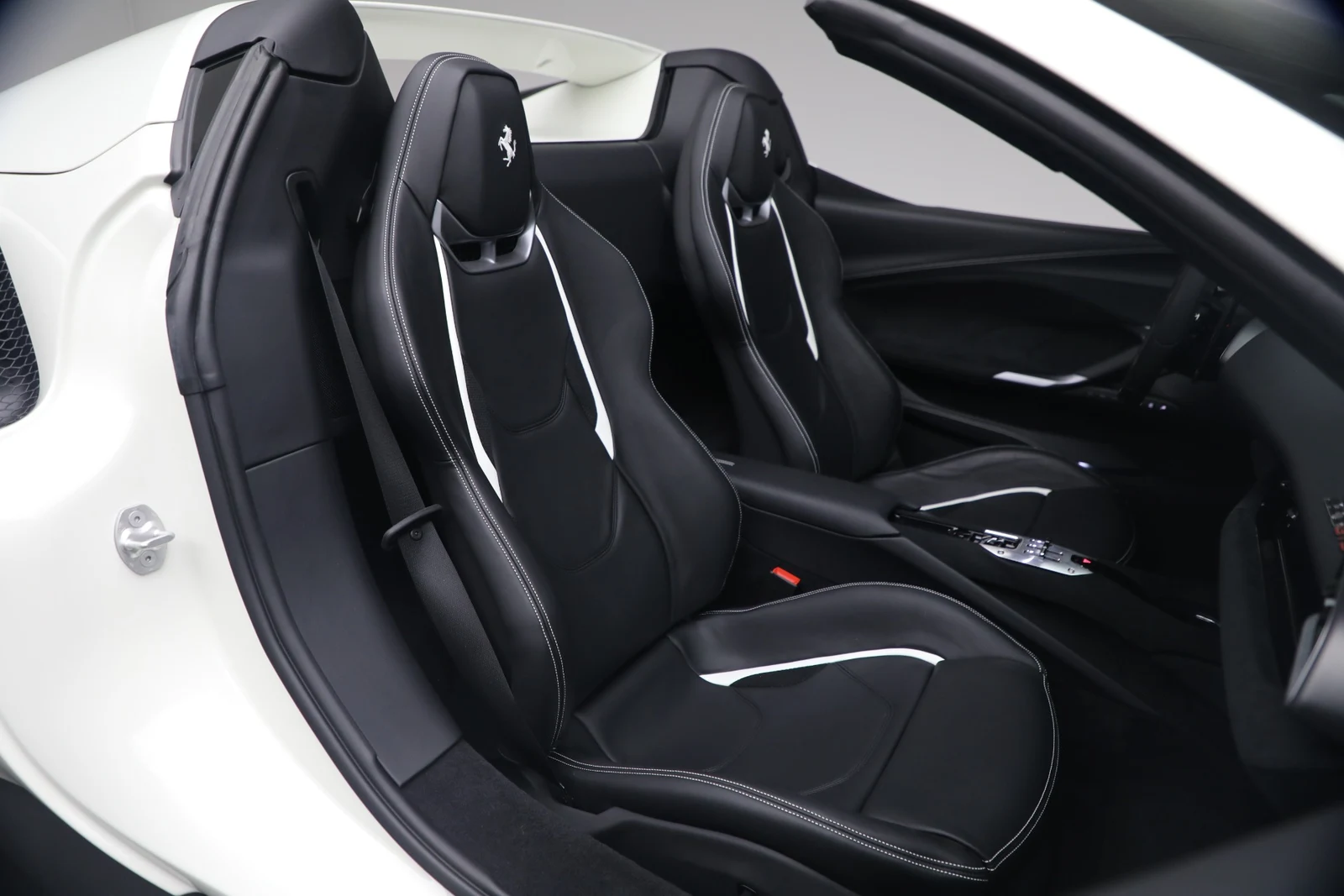 2025 Ferrari 296 GTS, 17/20