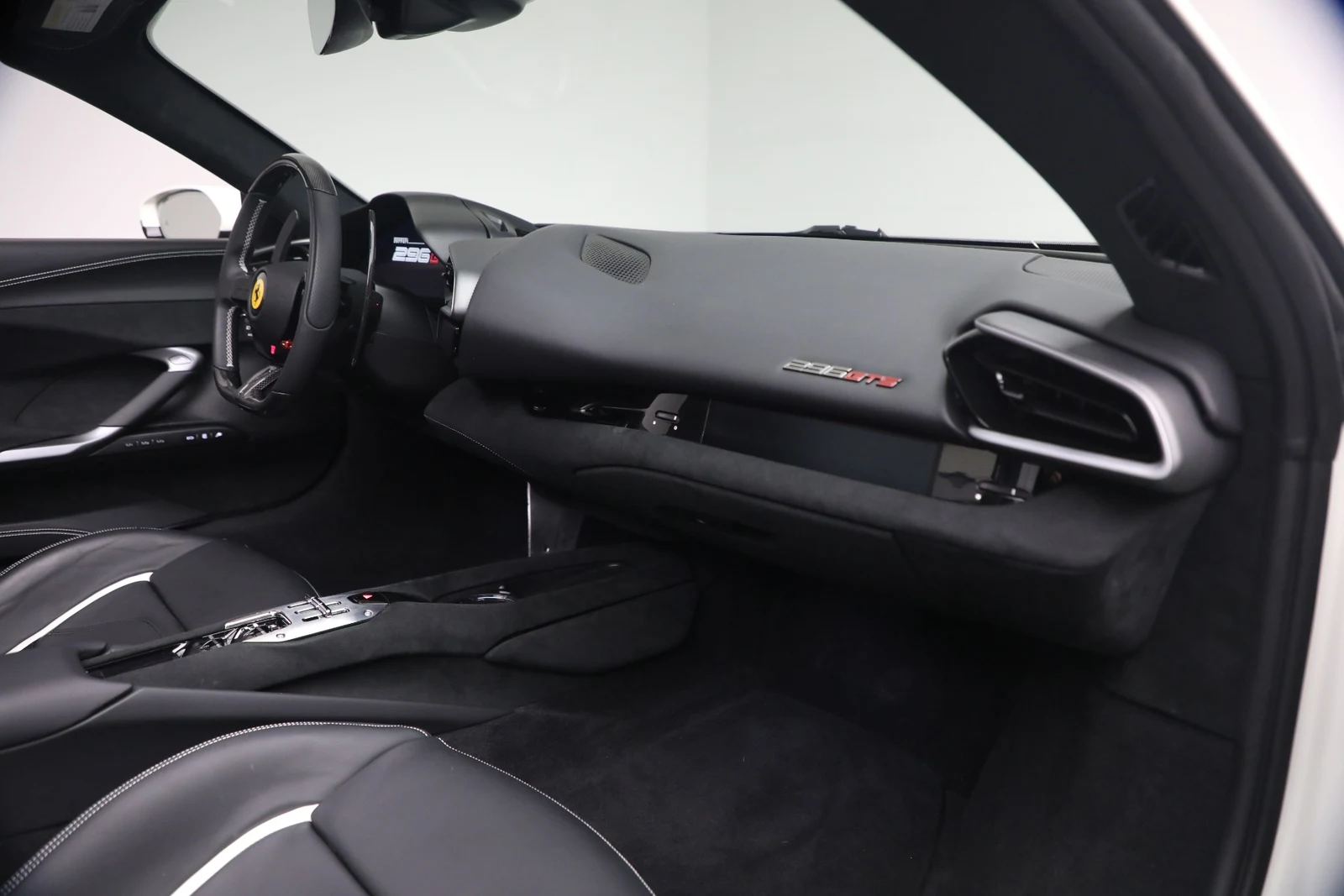 2025 Ferrari 296 GTS, 18/20