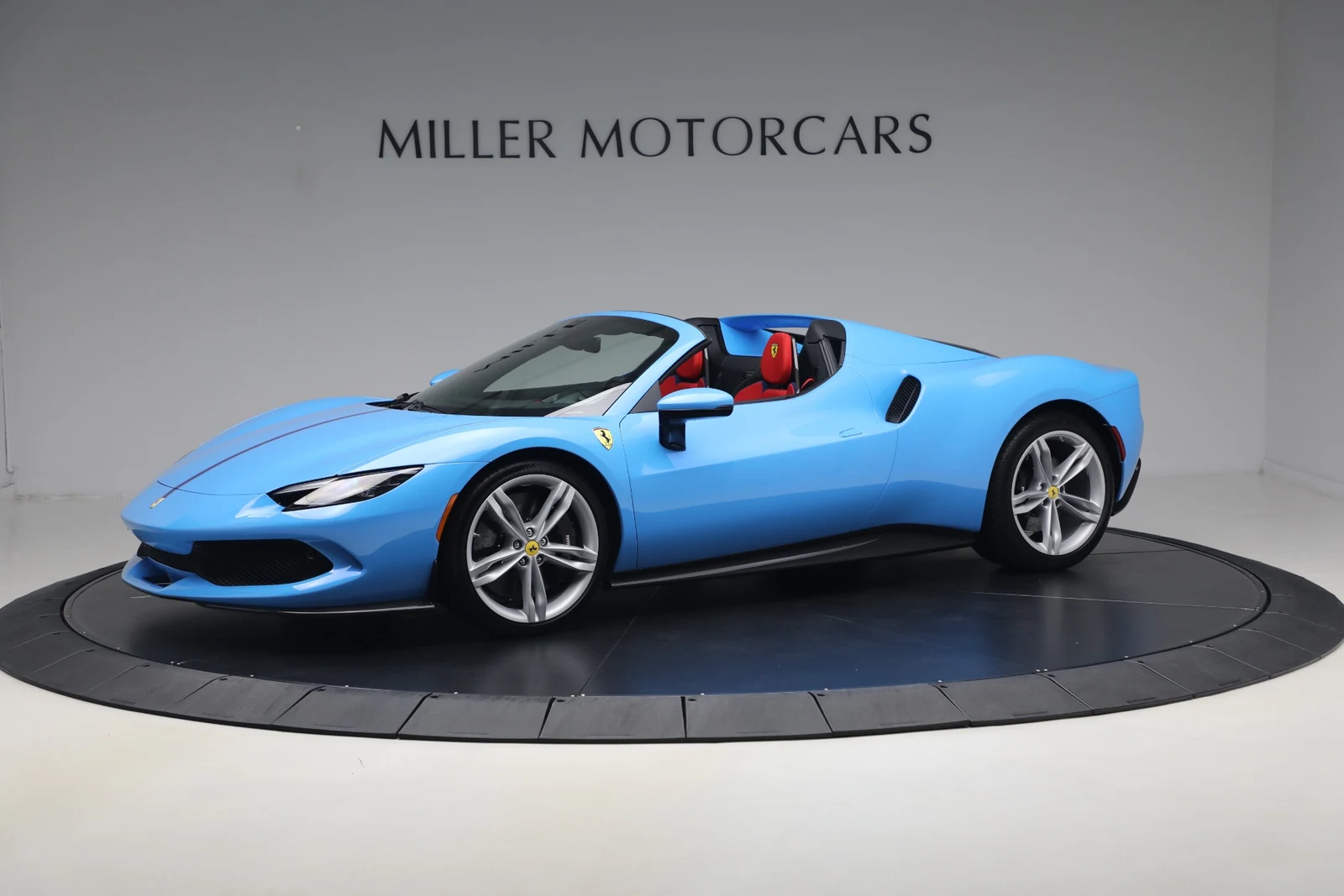 2025 Ferrari 296 GTS, 2/19