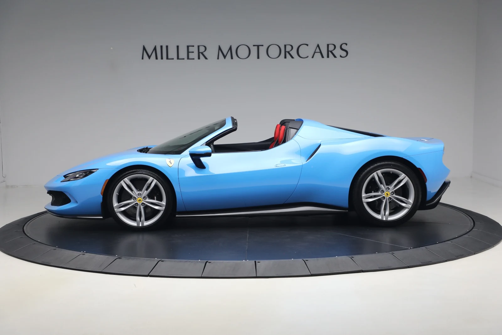 2025 Ferrari 296 GTS, 3/19