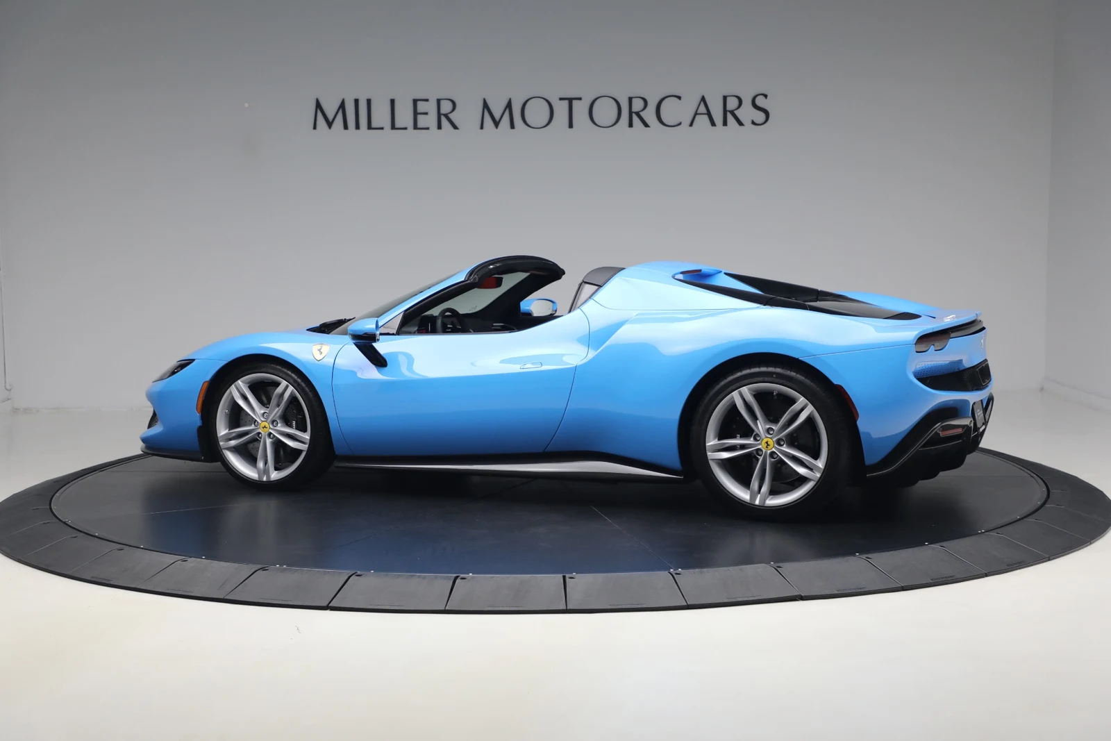 2025 Ferrari 296 GTS, 4/19