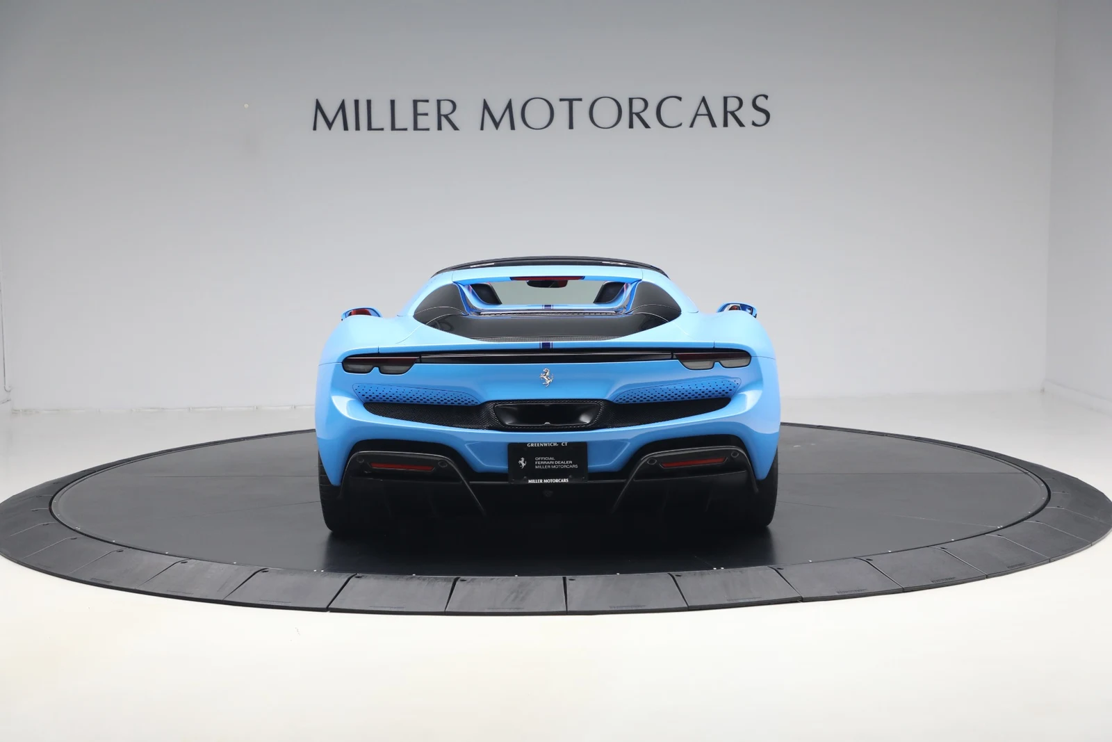 2025 Ferrari 296 GTS, 6/19
