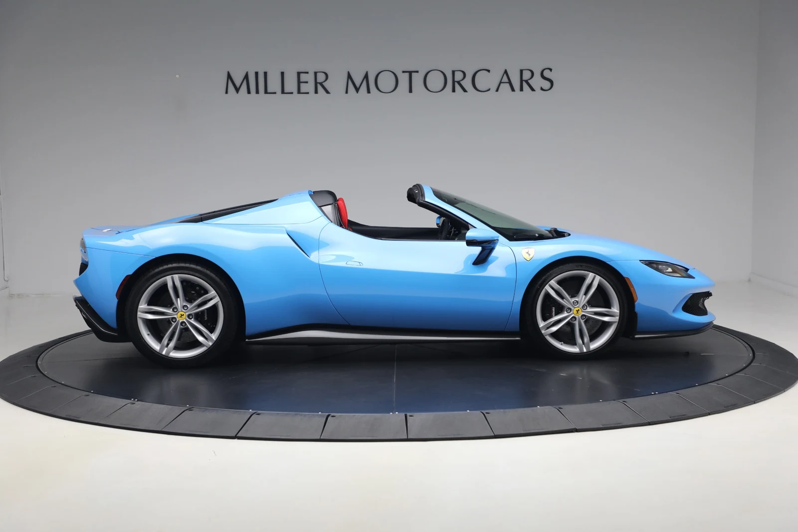 2025 Ferrari 296 GTS, 9/19