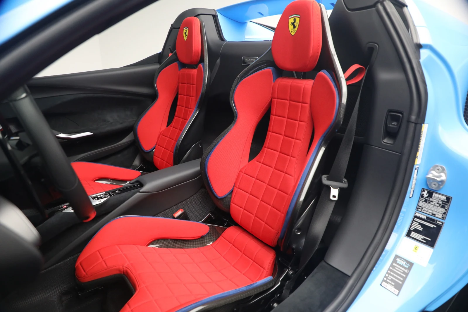 2025 Ferrari 296 GTS, 15/19