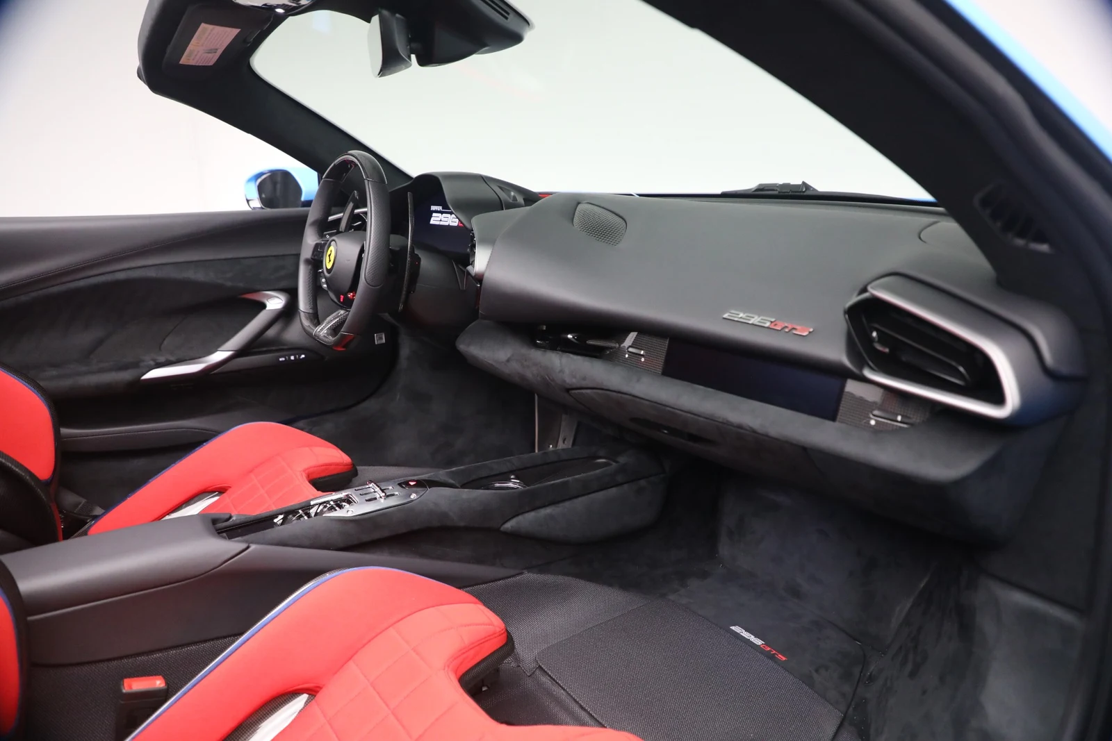 2025 Ferrari 296 GTS, 16/19
