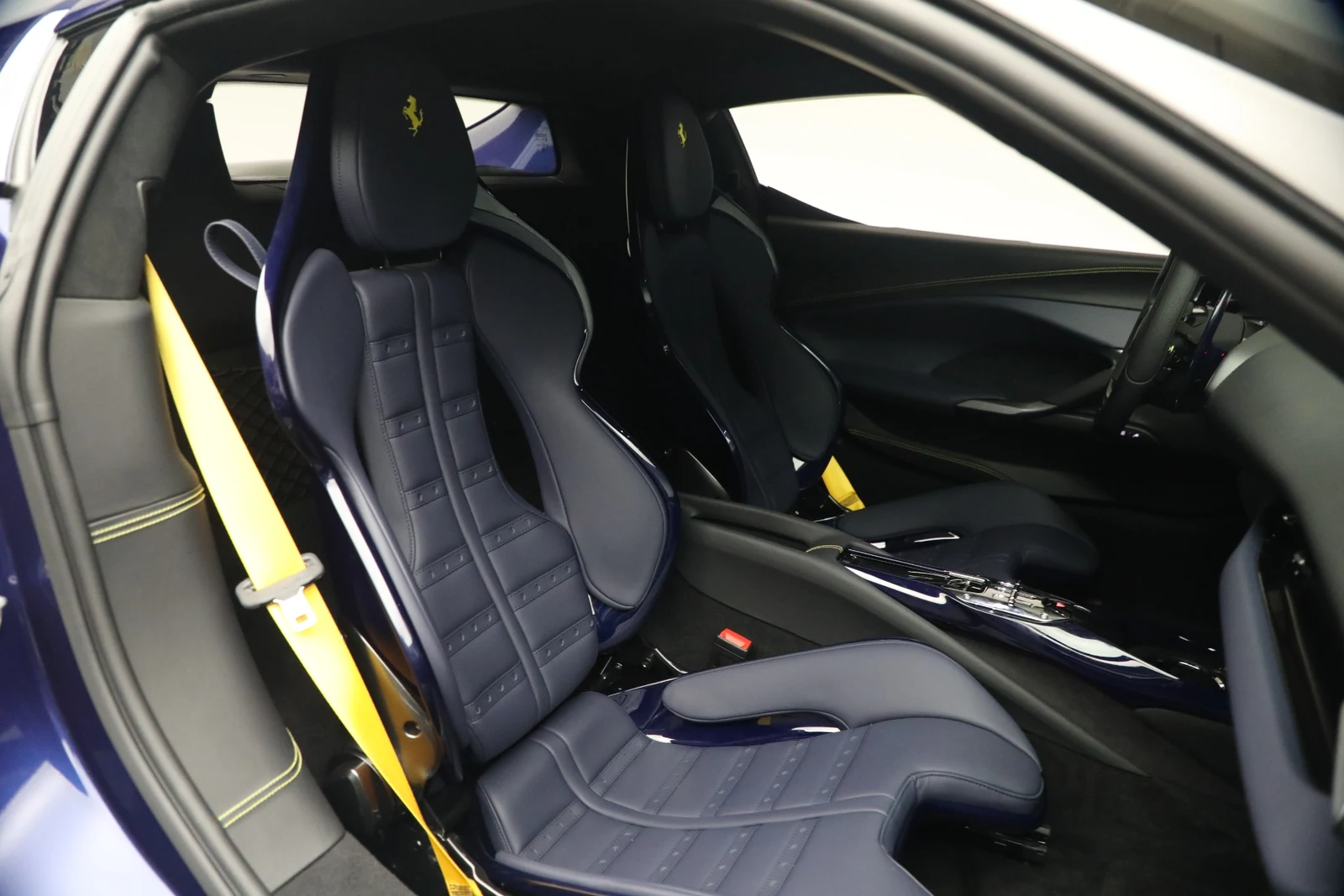 2025 Ferrari 296 GTB, 18/19