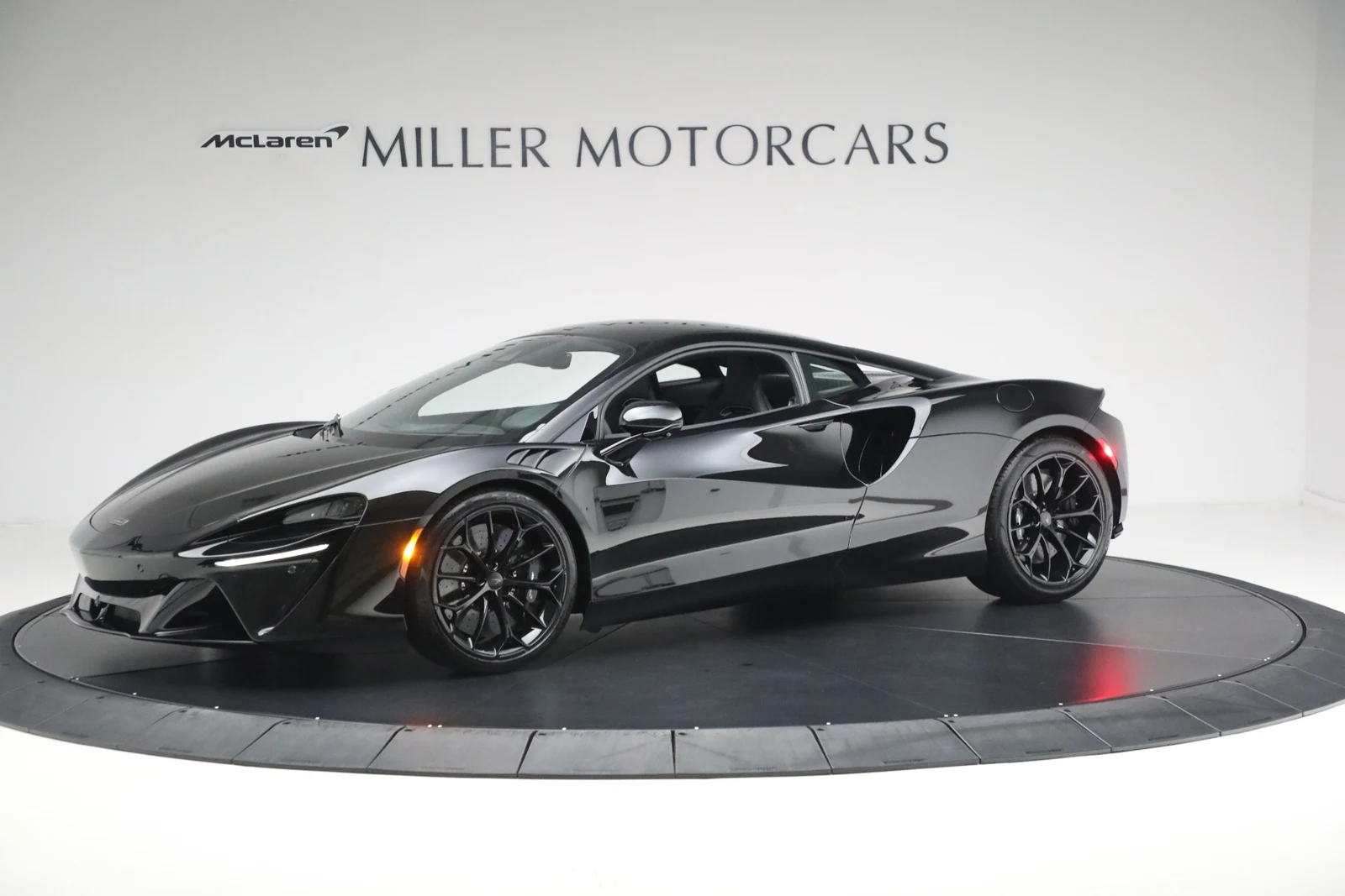2025 McLaren Artura, 2/20