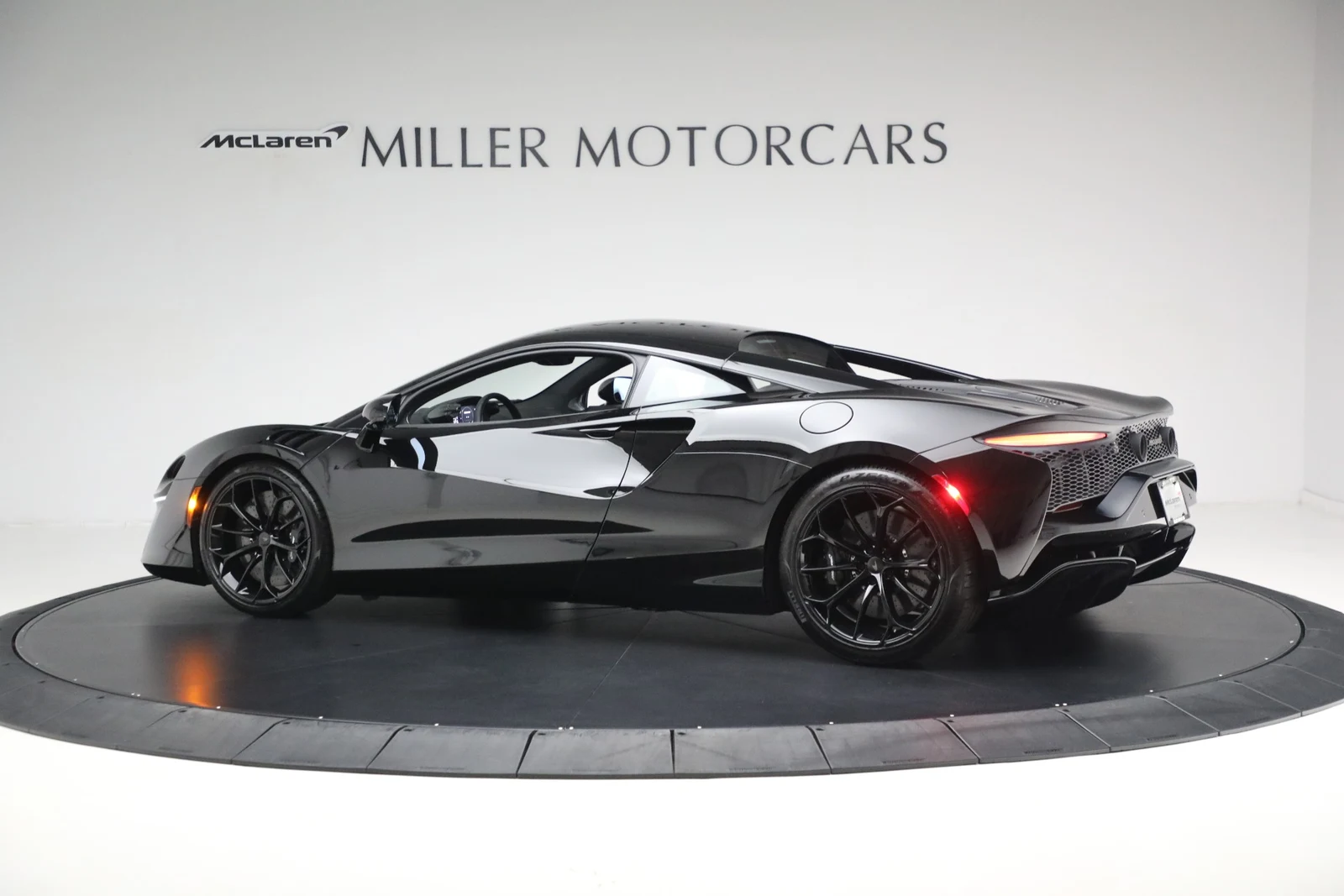 2025 McLaren Artura, 4/20