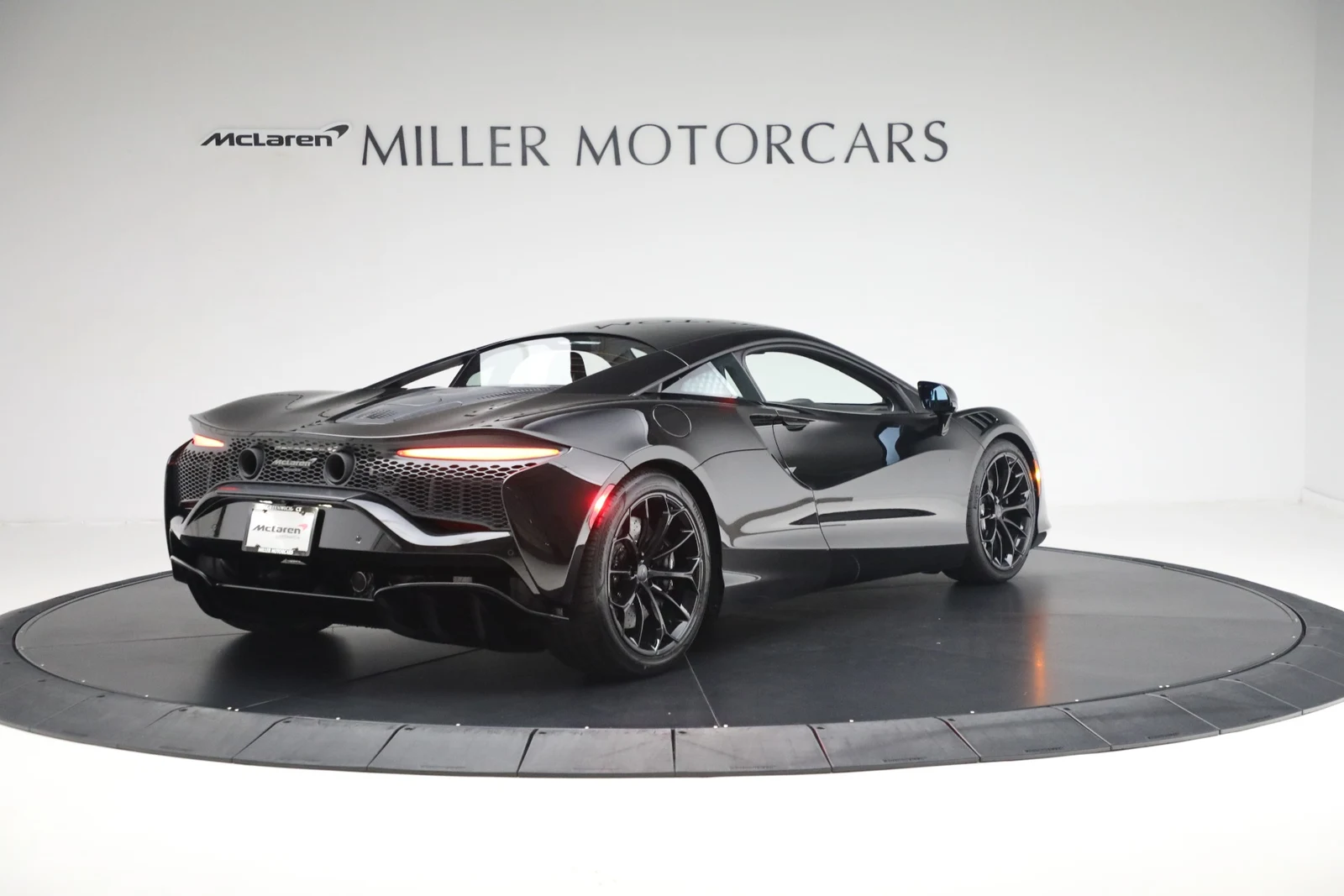 2025 McLaren Artura, 8/20