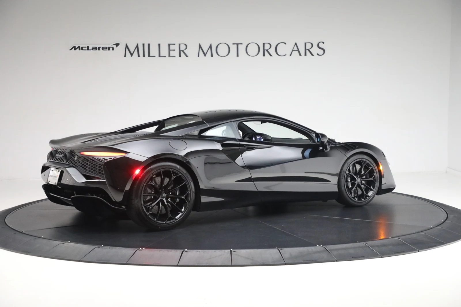2025 McLaren Artura, 9/20