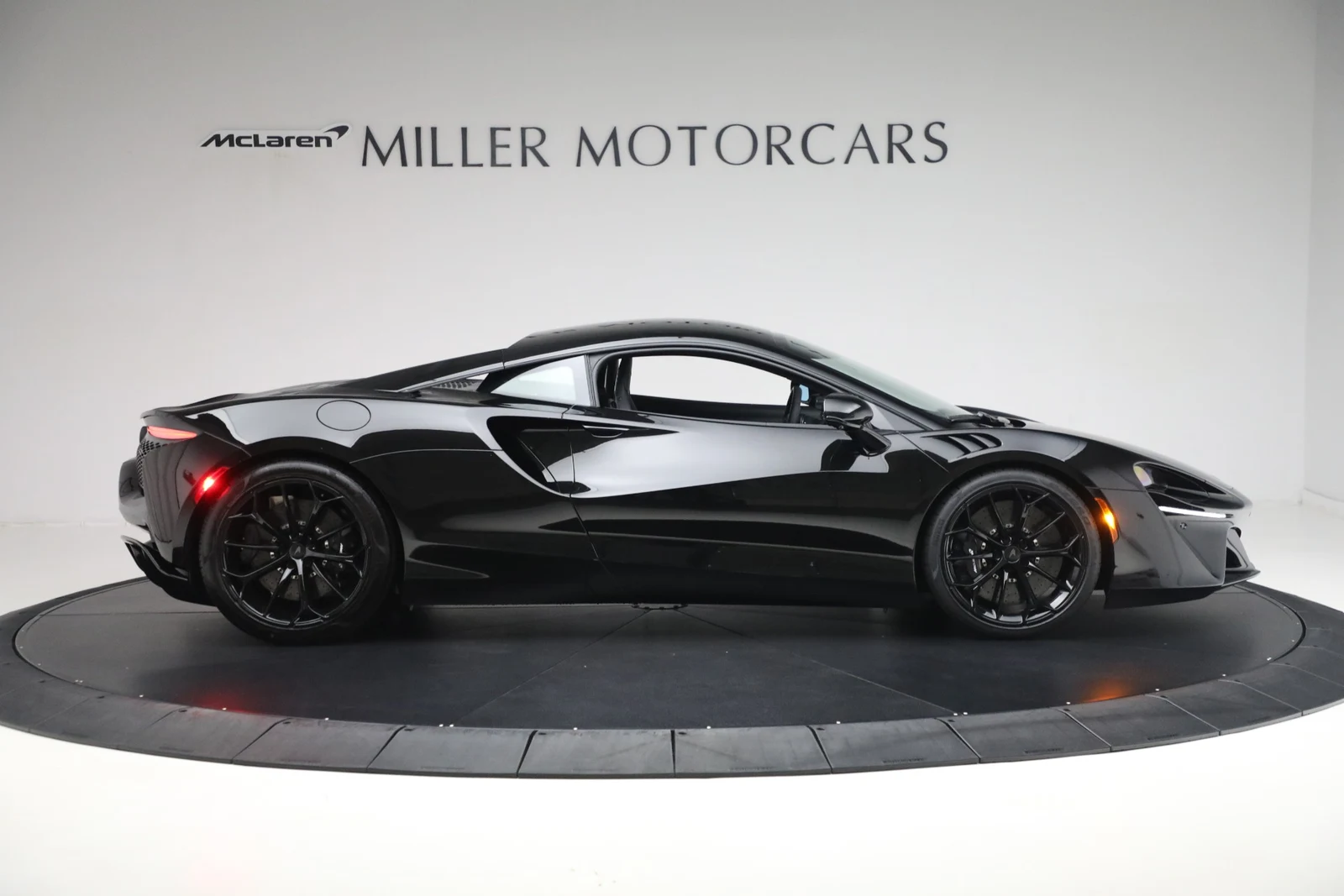 2025 McLaren Artura, 10/20