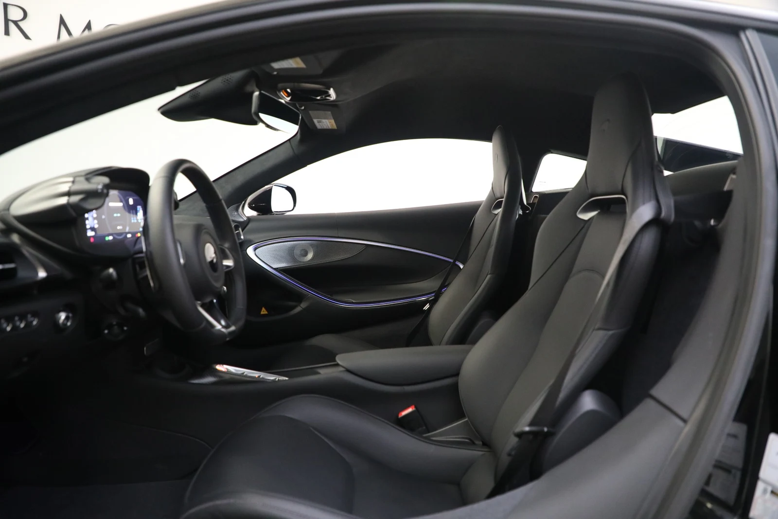2025 McLaren Artura, 19/20