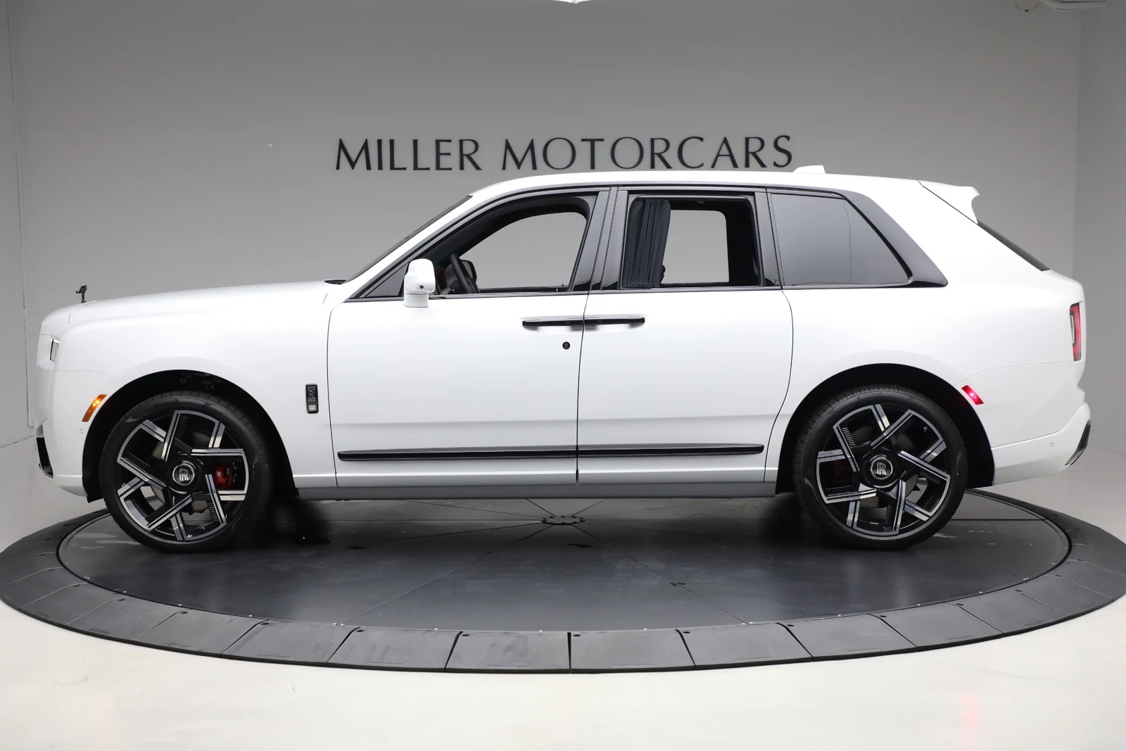 2025 Rolls-Royce Cullinan Series II Black Badge, 3/20