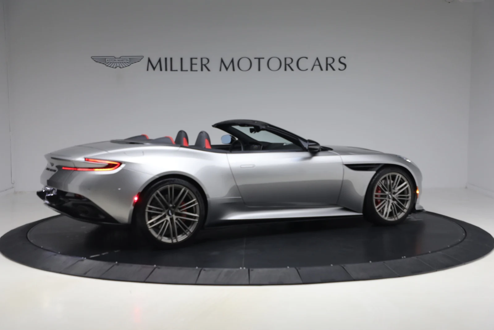 2024 Aston Martin DB12 Volante, 8/20