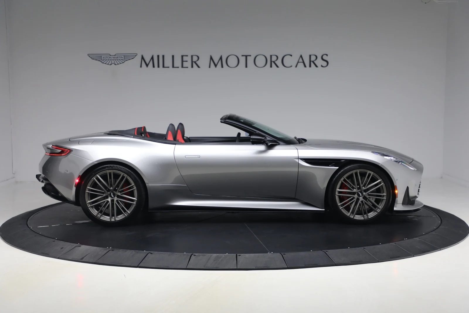 2024 Aston Martin DB12 Volante, 9/20