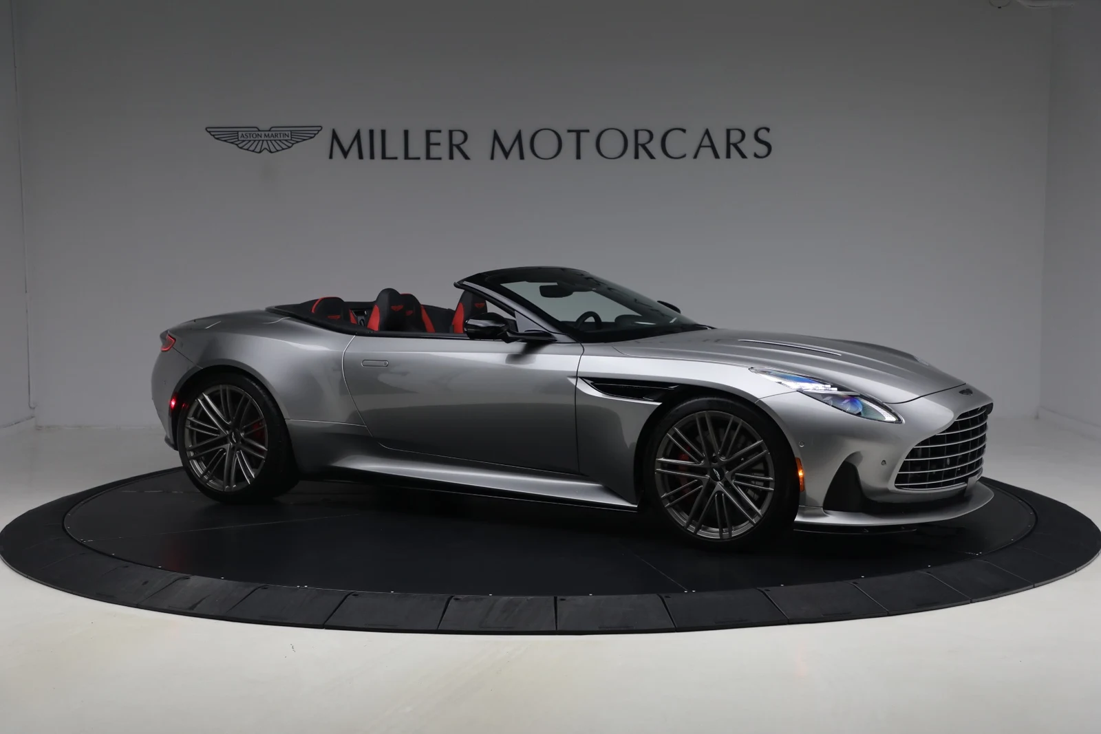 2024 Aston Martin DB12 Volante, 10/20