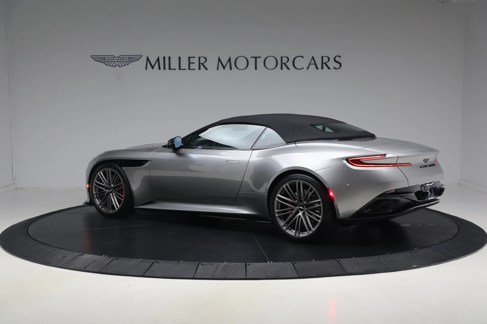 2024 Aston Martin DB12 Volante, 17/20