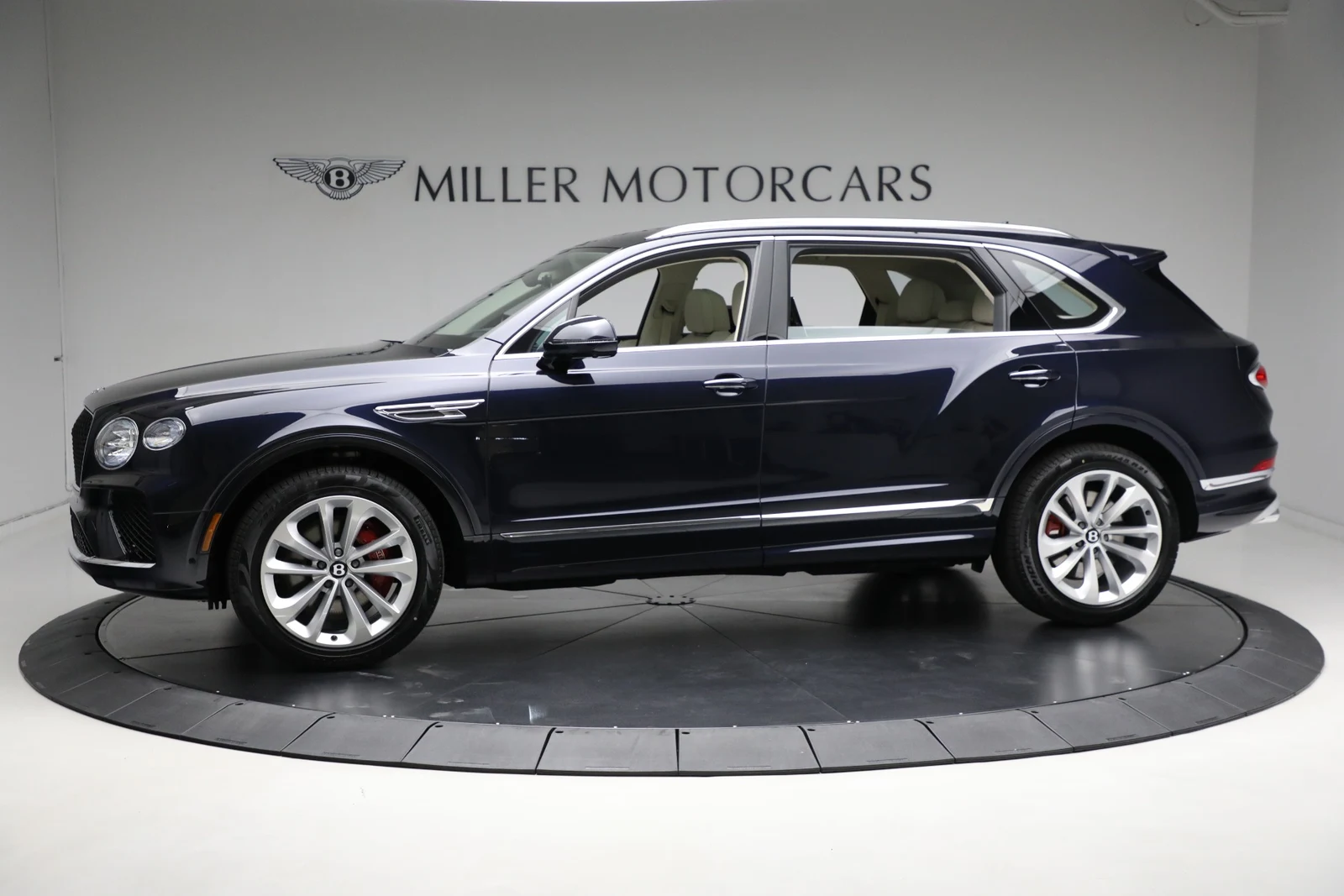 2024 Bentley Bentayga EWB V8, 3/20