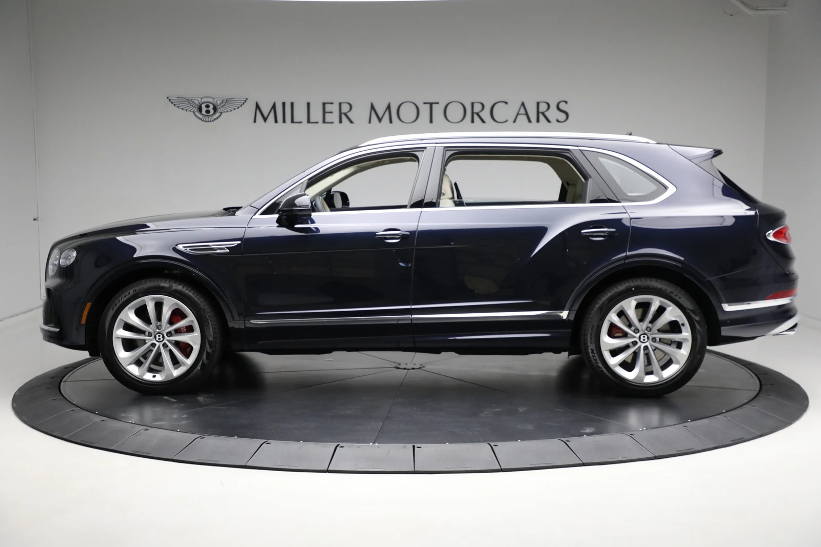 2024 Bentley Bentayga EWB V8, 4/20