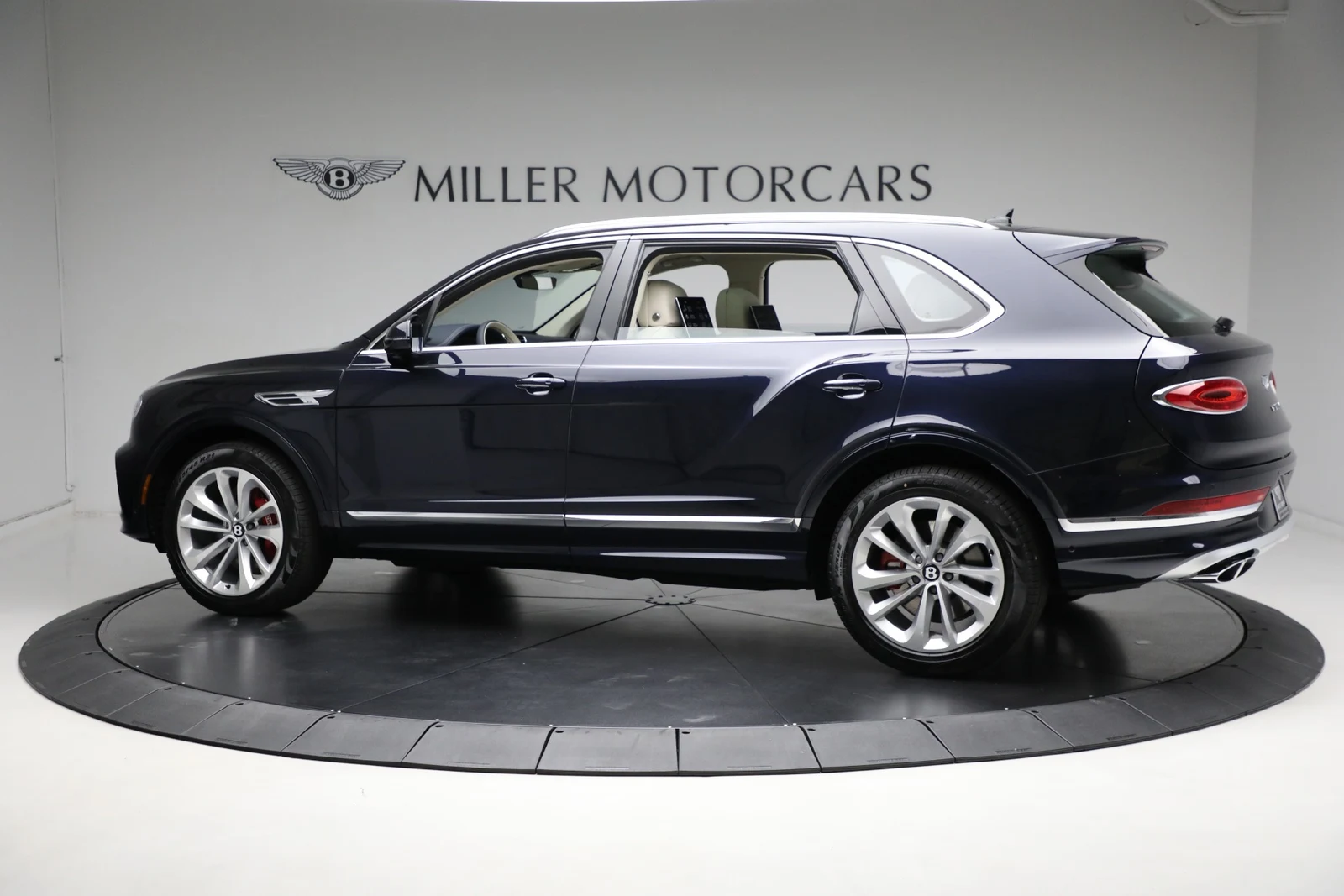 2024 Bentley Bentayga EWB V8, 5/20