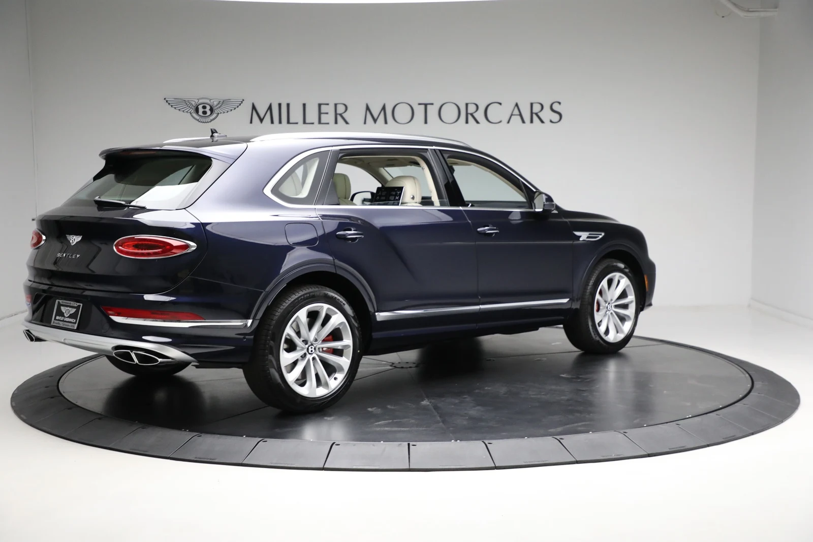 2024 Bentley Bentayga EWB V8, 10/20