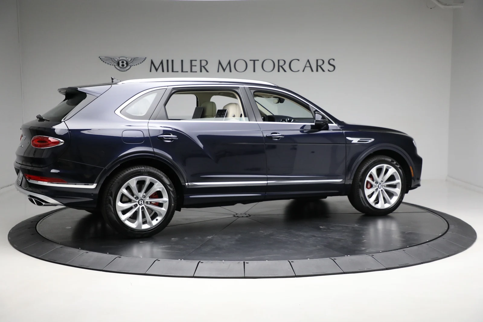 2024 Bentley Bentayga EWB V8, 11/20