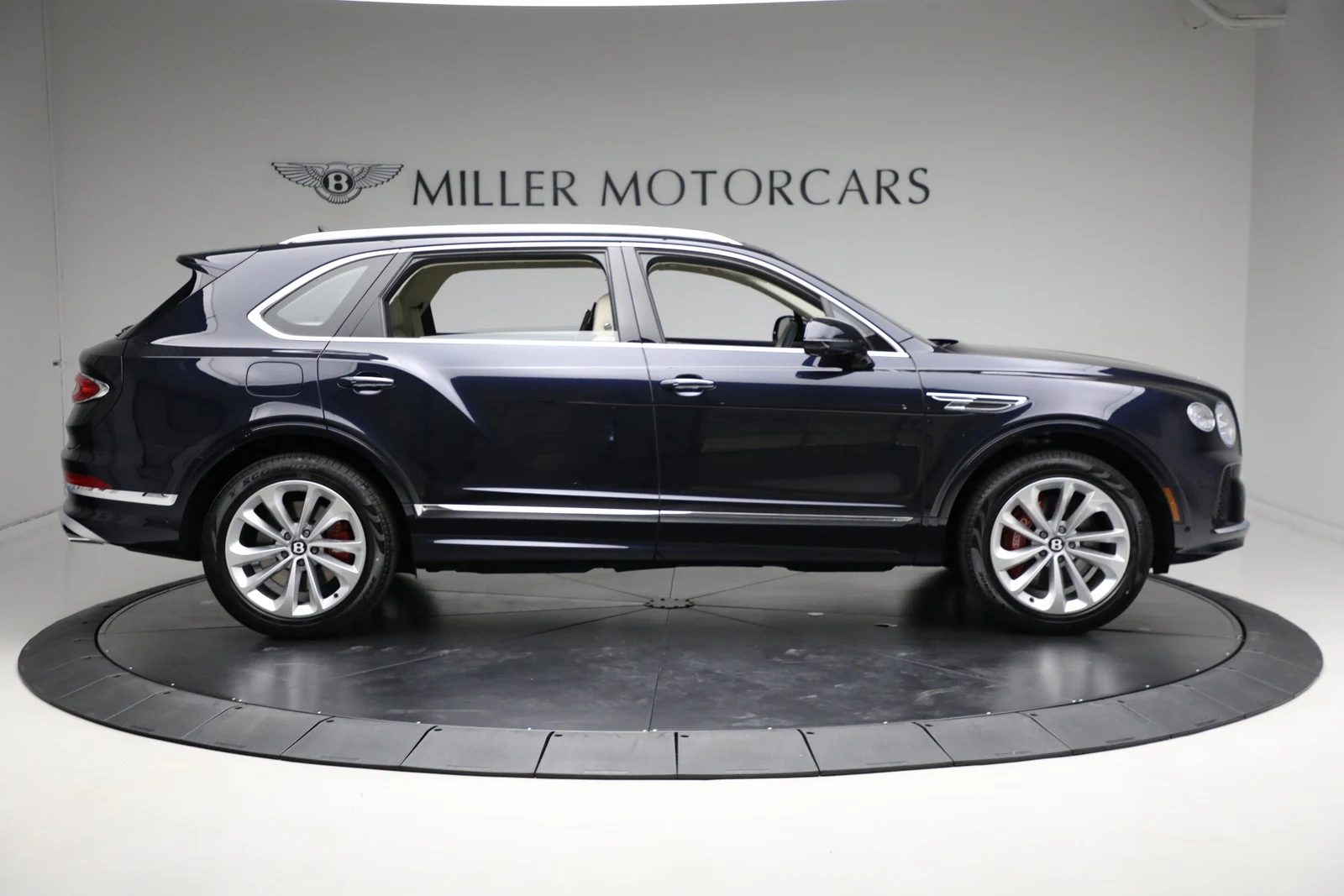 2024 Bentley Bentayga EWB V8, 12/20