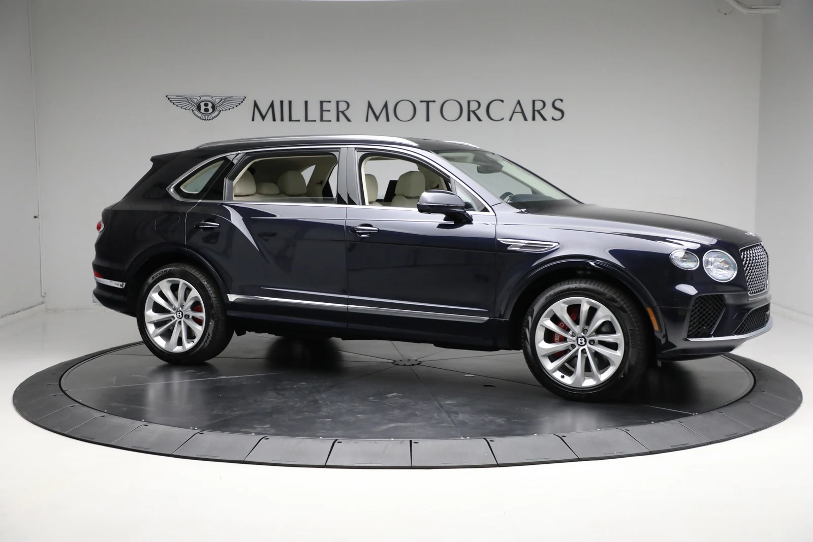 2024 Bentley Bentayga EWB V8, 13/20