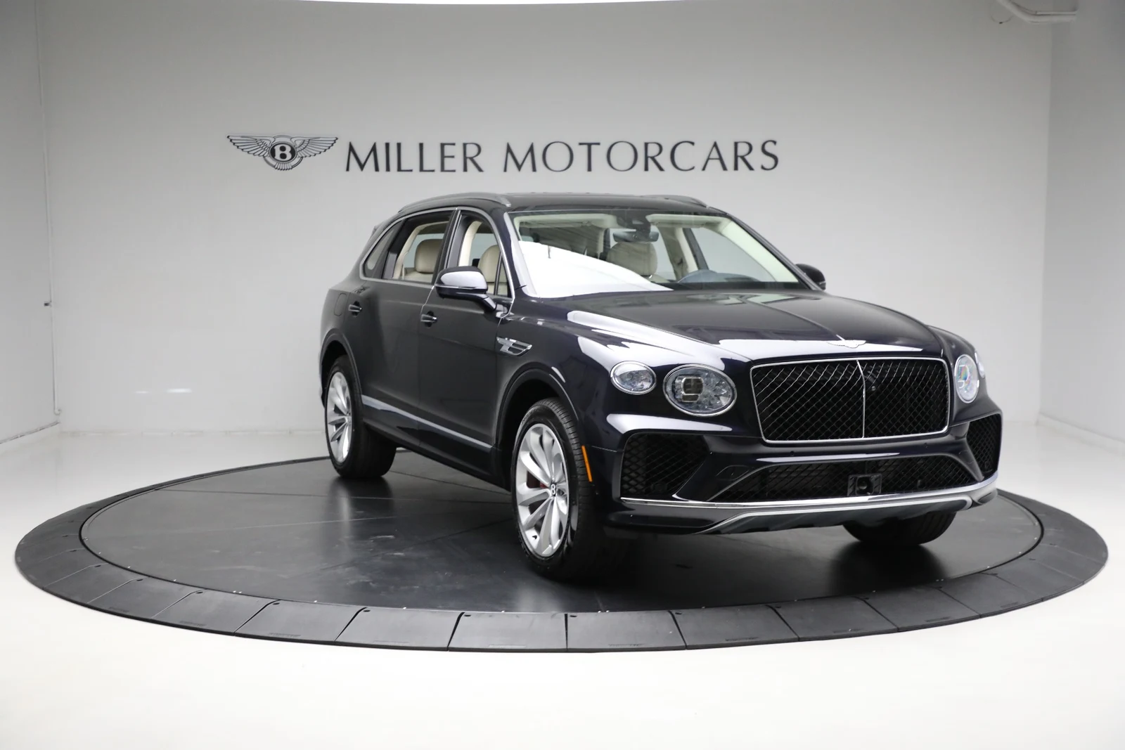 2024 Bentley Bentayga EWB V8, 15/20