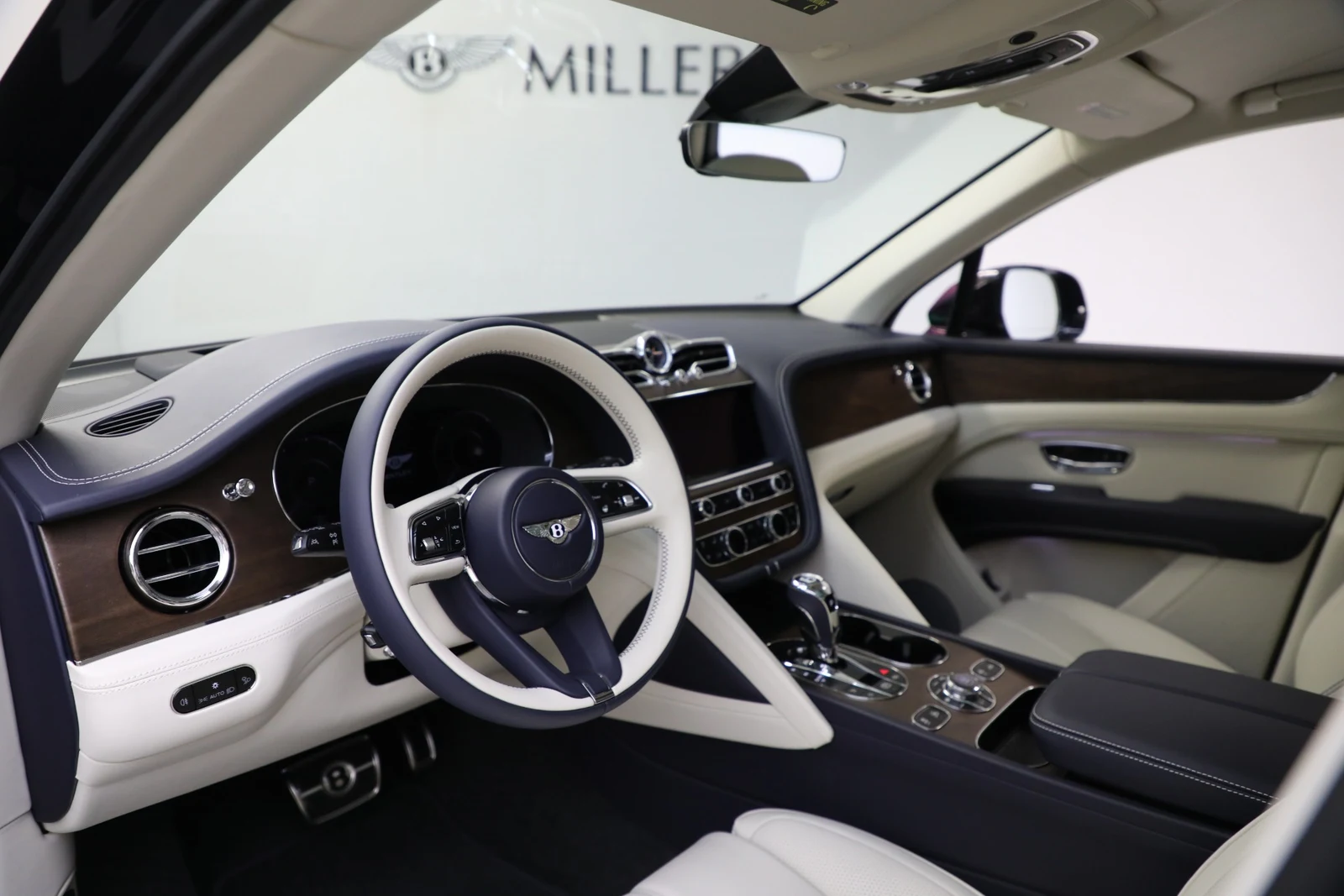 2024 Bentley Bentayga EWB V8, 17/20
