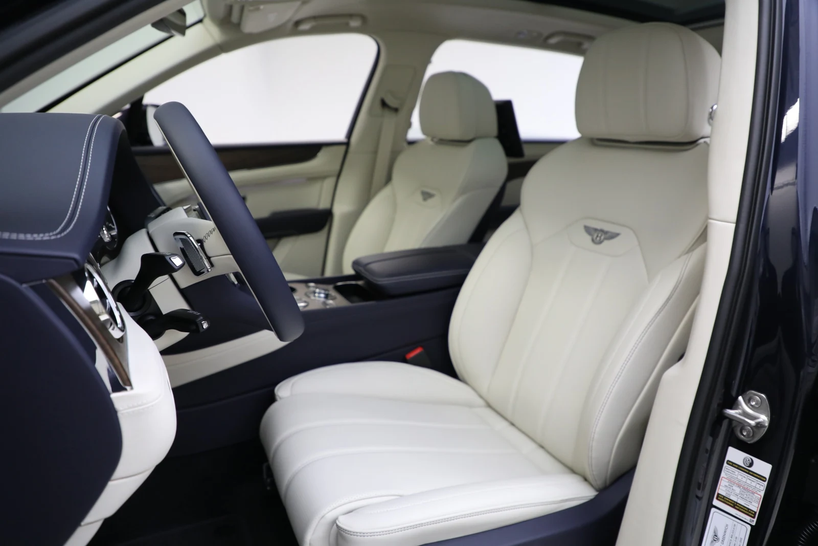 2024 Bentley Bentayga EWB V8, 19/20