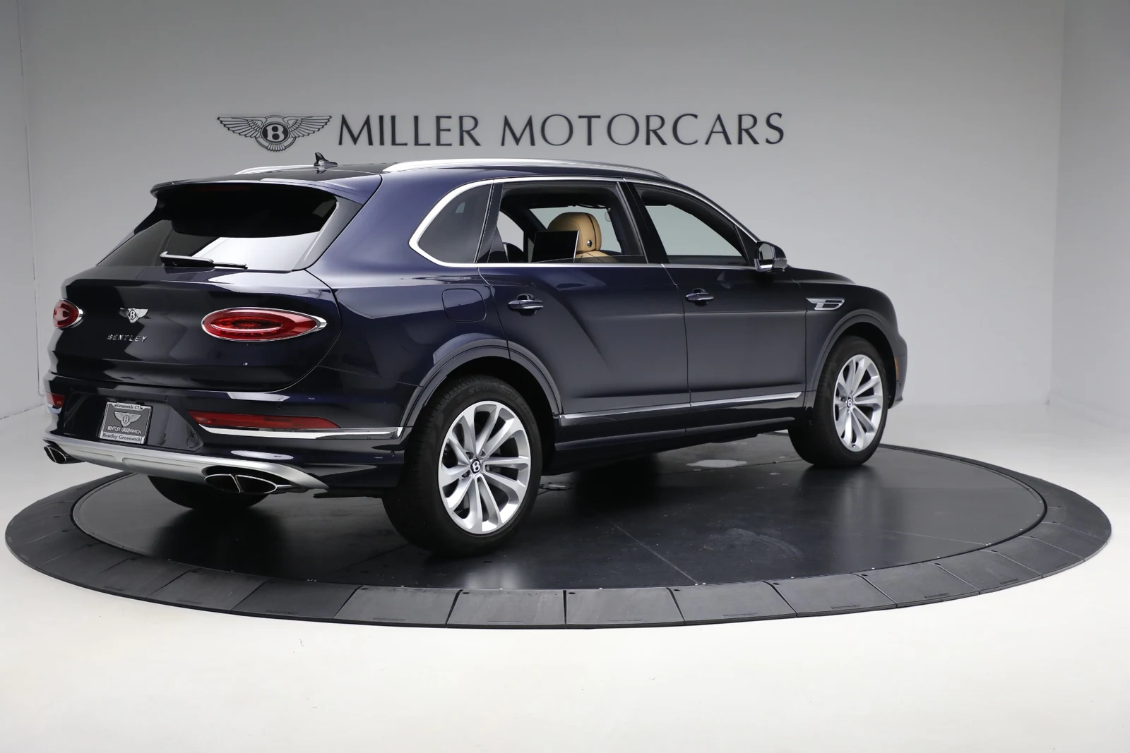 2024 Bentley Bentayga EWB V8, 7/20